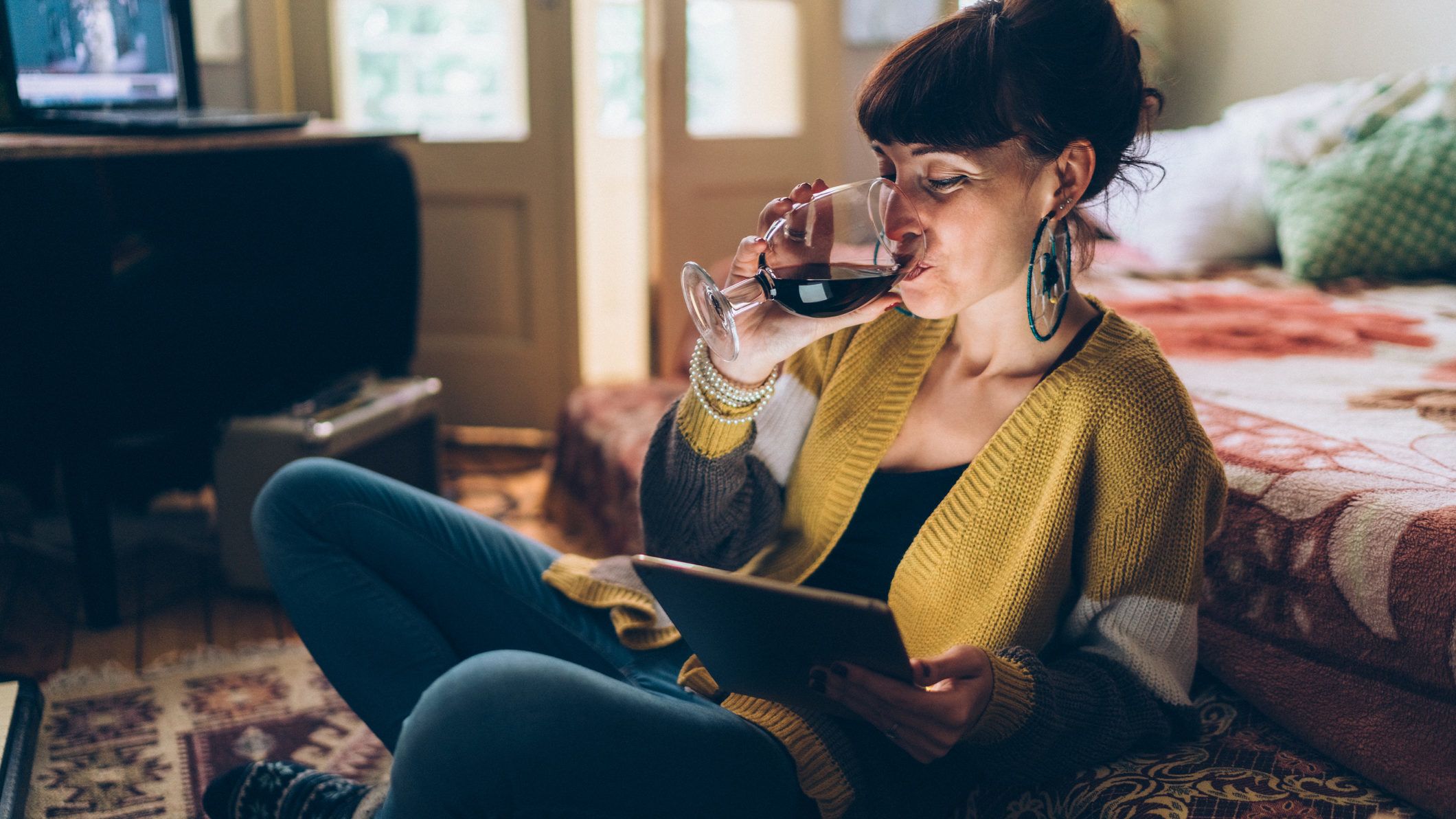 Fel akarják mérni, mennyi alkoholt iszunk a karanténban