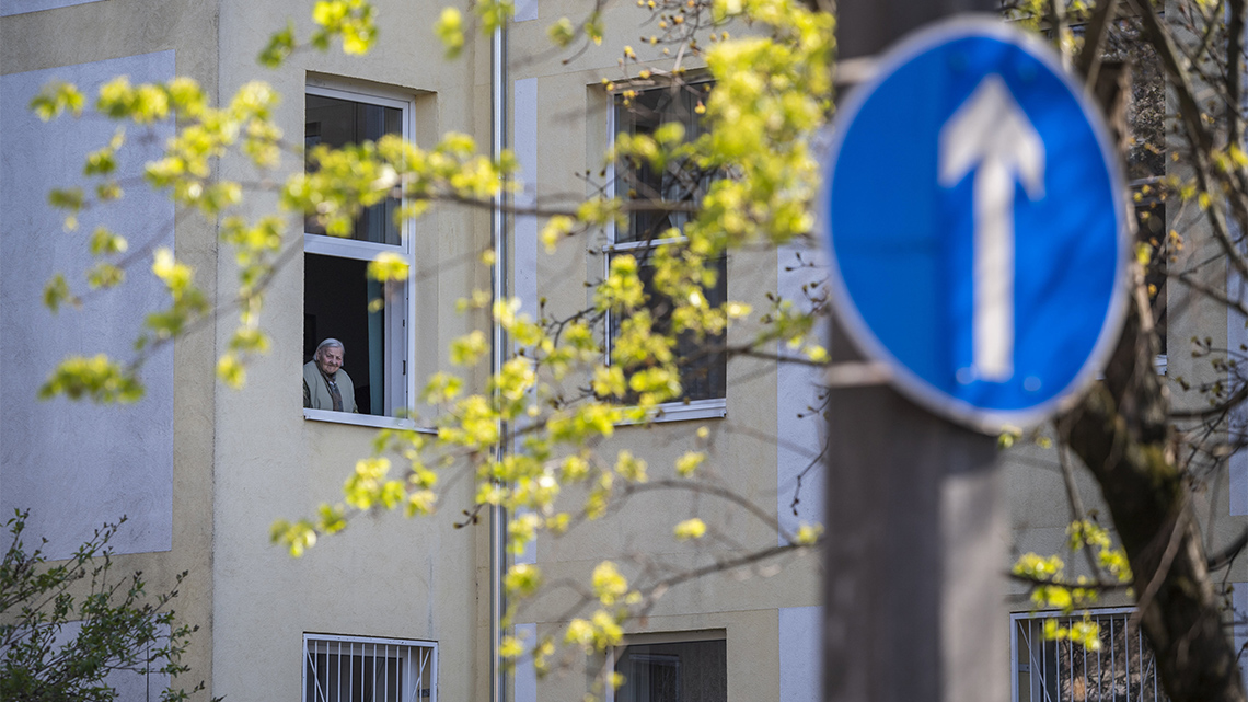 Már 28 fertőzött lakó a zuglói Olajág idősotthonban