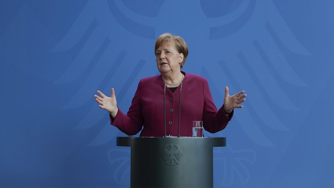 Merkel vitaorgiának titulálta a lazításokról folyó beszédet