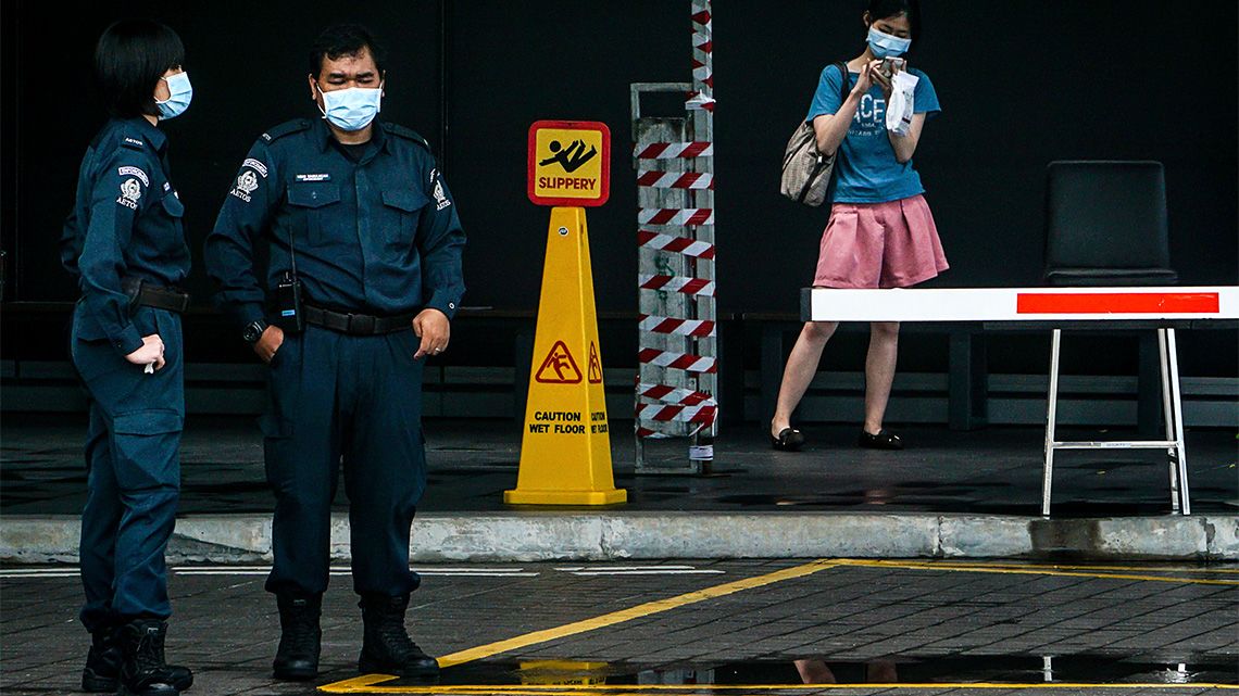 Szingapúr elvesztette a kontrollt a járvány felett, és ez intő jel a világnak