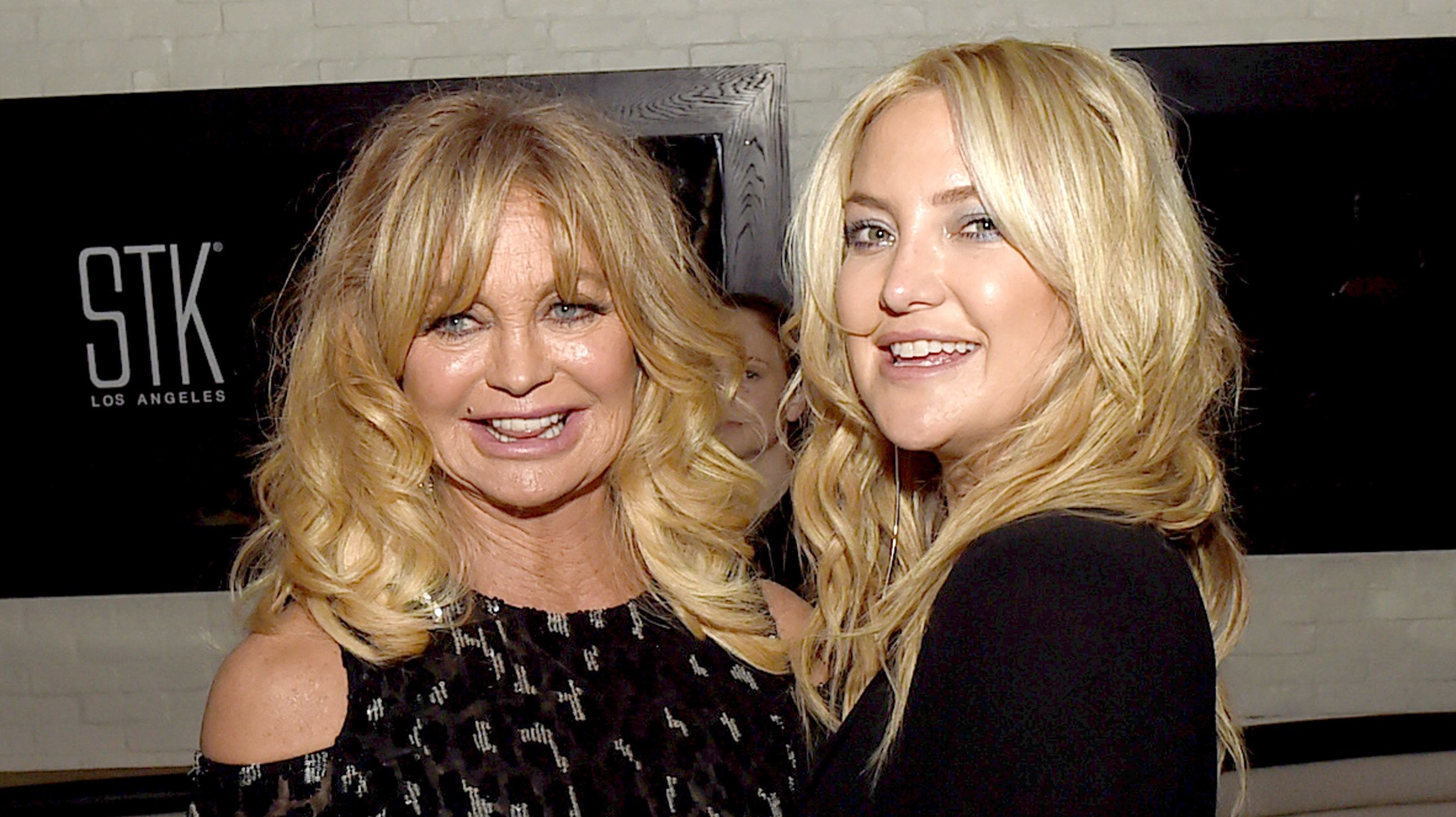 Kate Hudson és Goldie Hawn rendszeresen kitárgyalják egymás szexuális életét