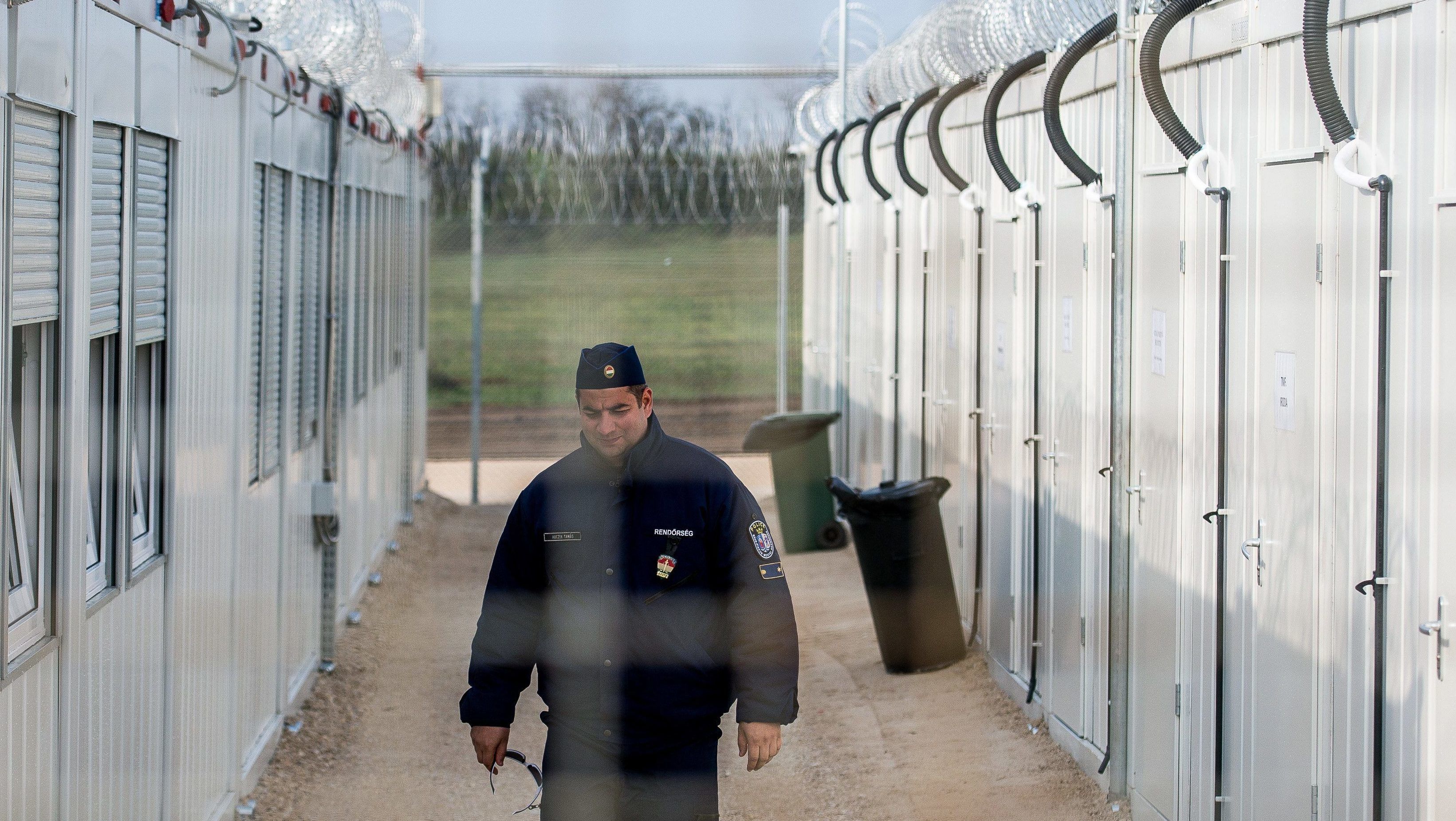 EU-főtanácsnok: Magyarország jogtalanul tartja fogva a menedékkérőket a röszkei tranzitzónában