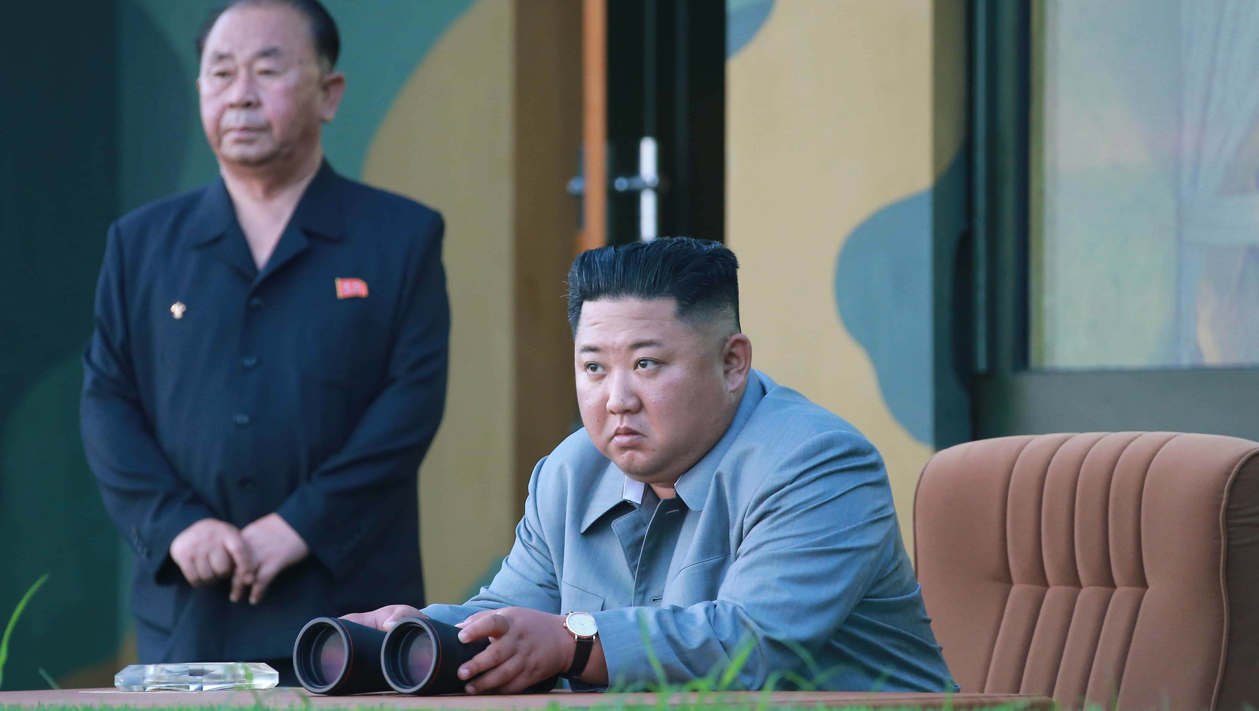 Baj lehet Kim Dzsong Unnal, Kína orvosokat küldött Észak-Koreába