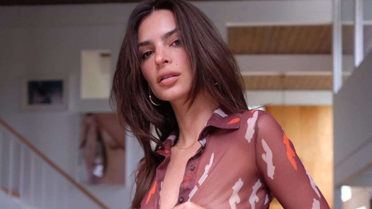 Emily Ratajkowski olyan ruhákat tervezett, amik gyakorlatilag semmit nem takarnak