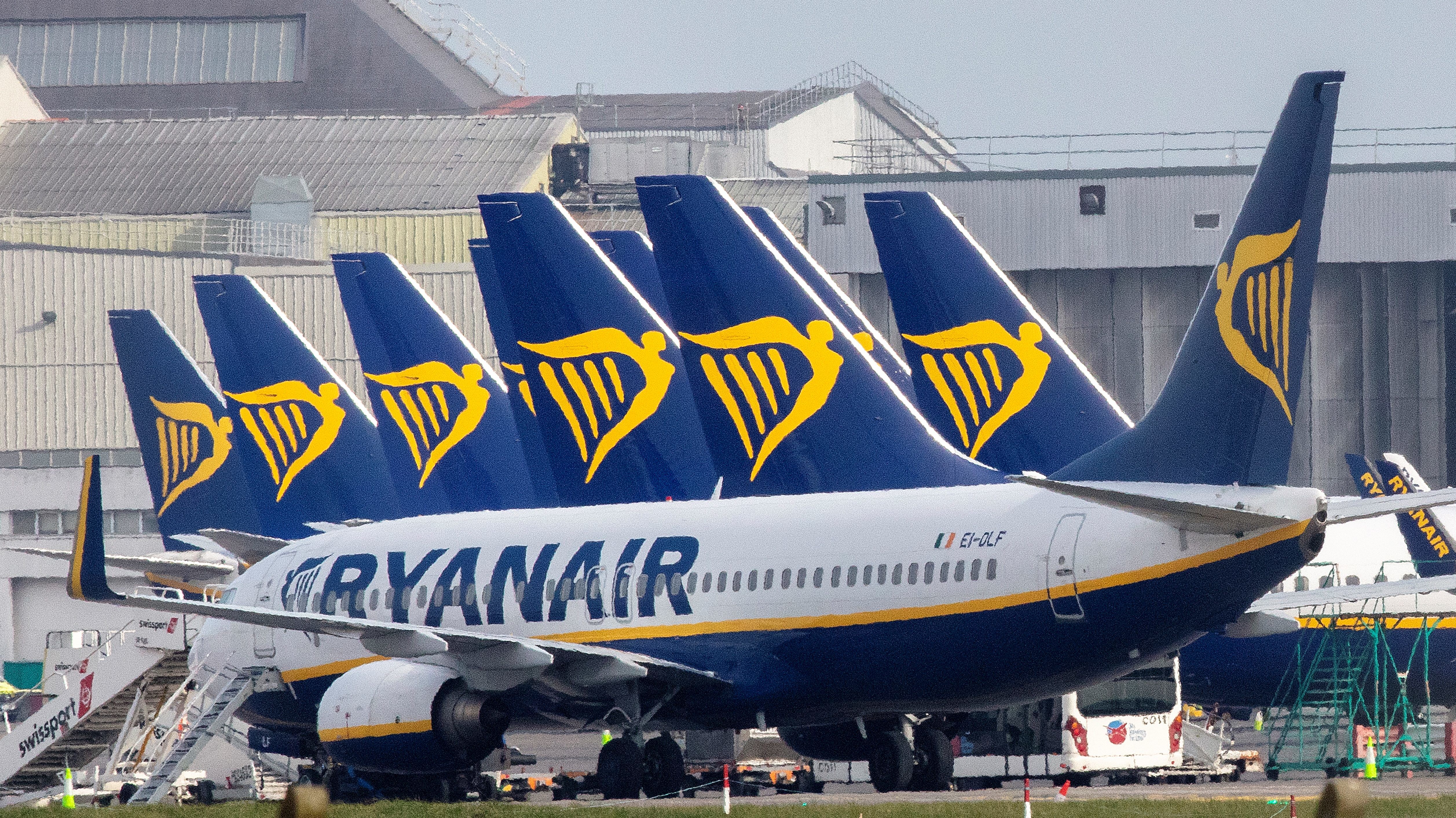 Háromezer dolgozót küld el a Ryanair