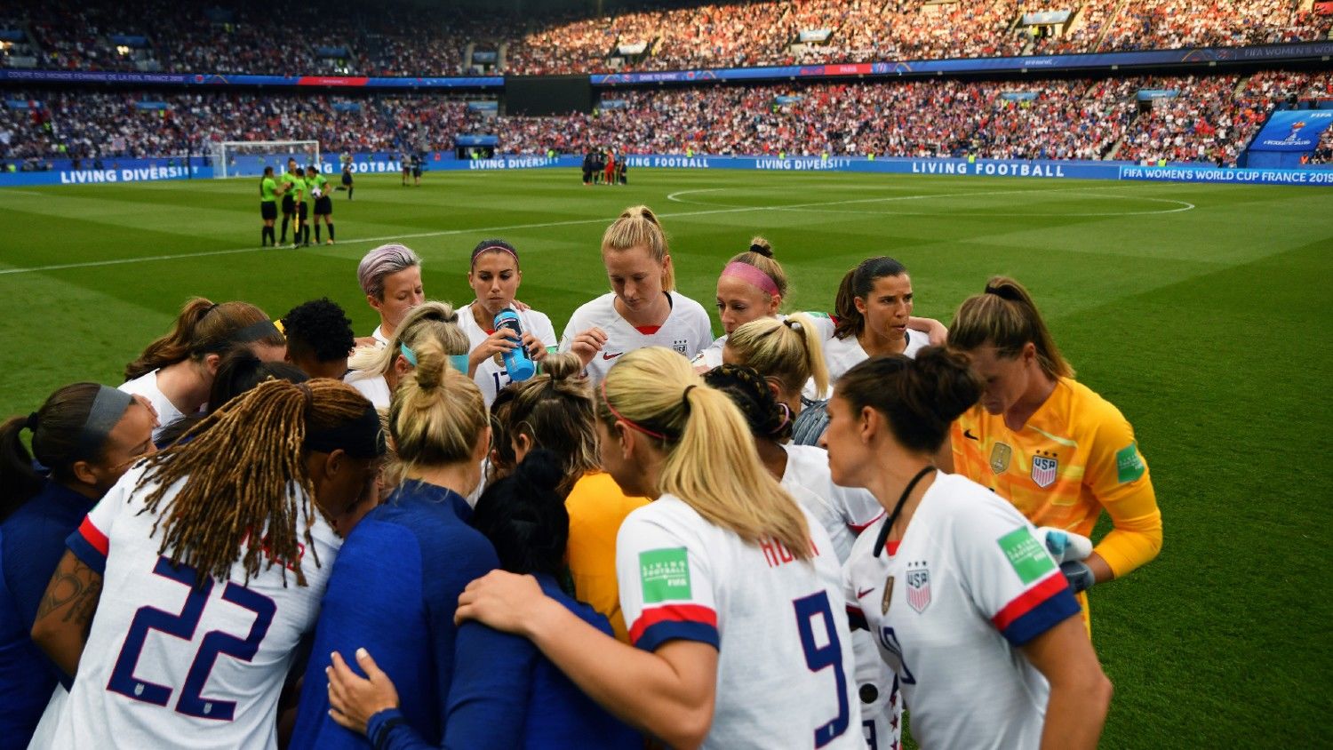 Fellebbeznek a világbajnok női focisták, mert ugyanannyi fizetést szeretnének, mint a férfi játékosok