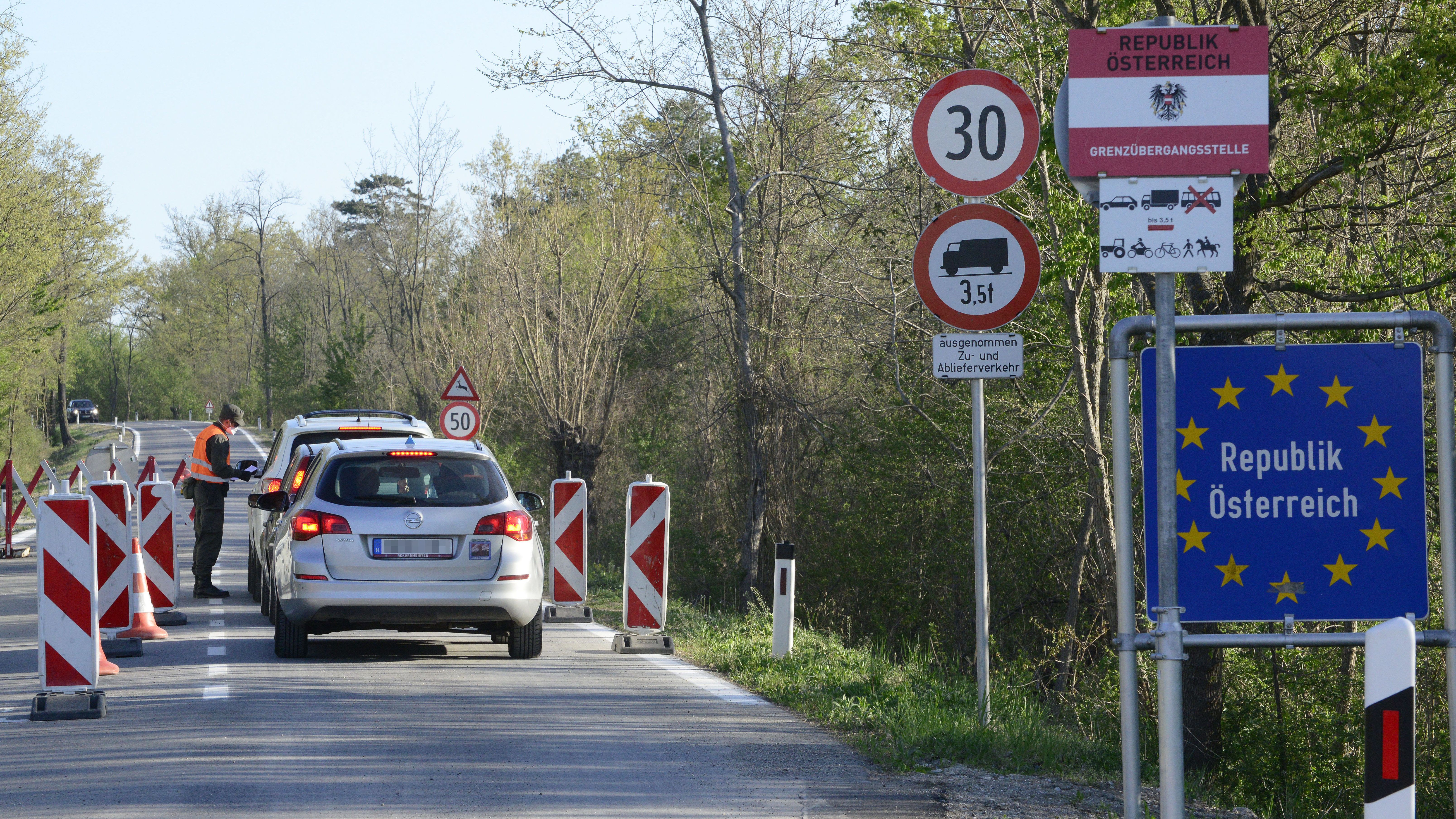 Megnyitnak két határátkelőt Magyarország és Ausztria között