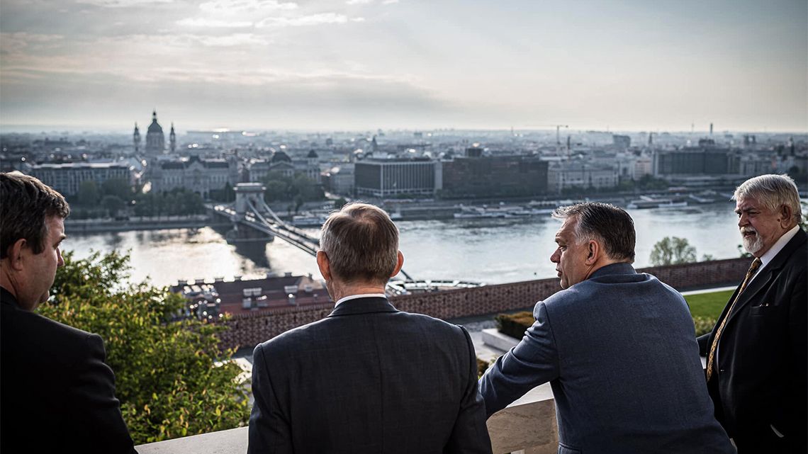 Kétmillió ember érezheti a saját bőrén Orbán manővereit