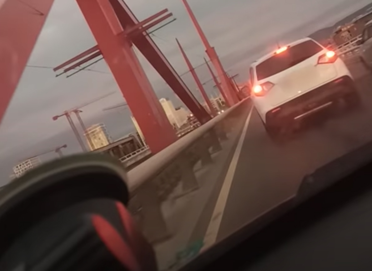 Büntetőfékezéssel okozott balesetet egy autós a Rákóczi hídon