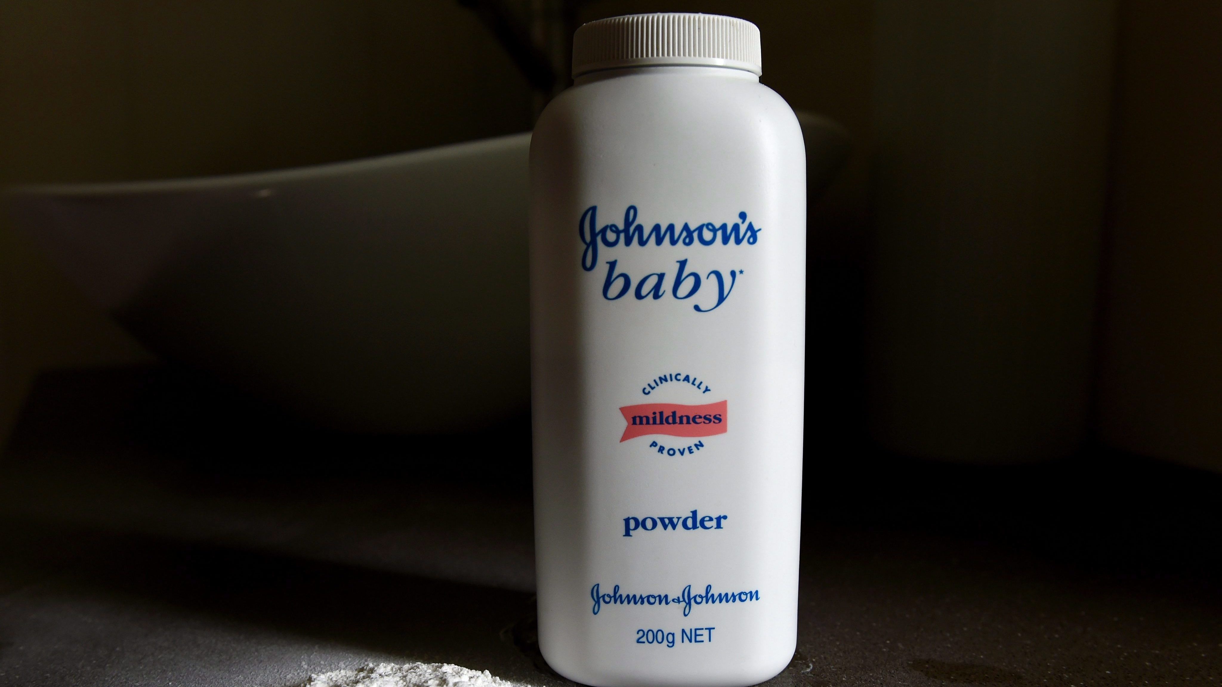 Nem árulja tovább vitatott babahintőporát a Johnson & Johnson Észak-Amerikában