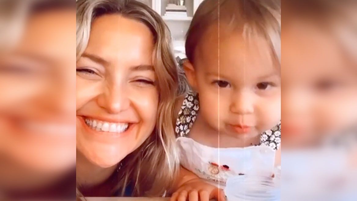 Fogalmunk sincs, mi történik ezen a videón, amin Kate Hudson könnyesre neveti magát a lányán