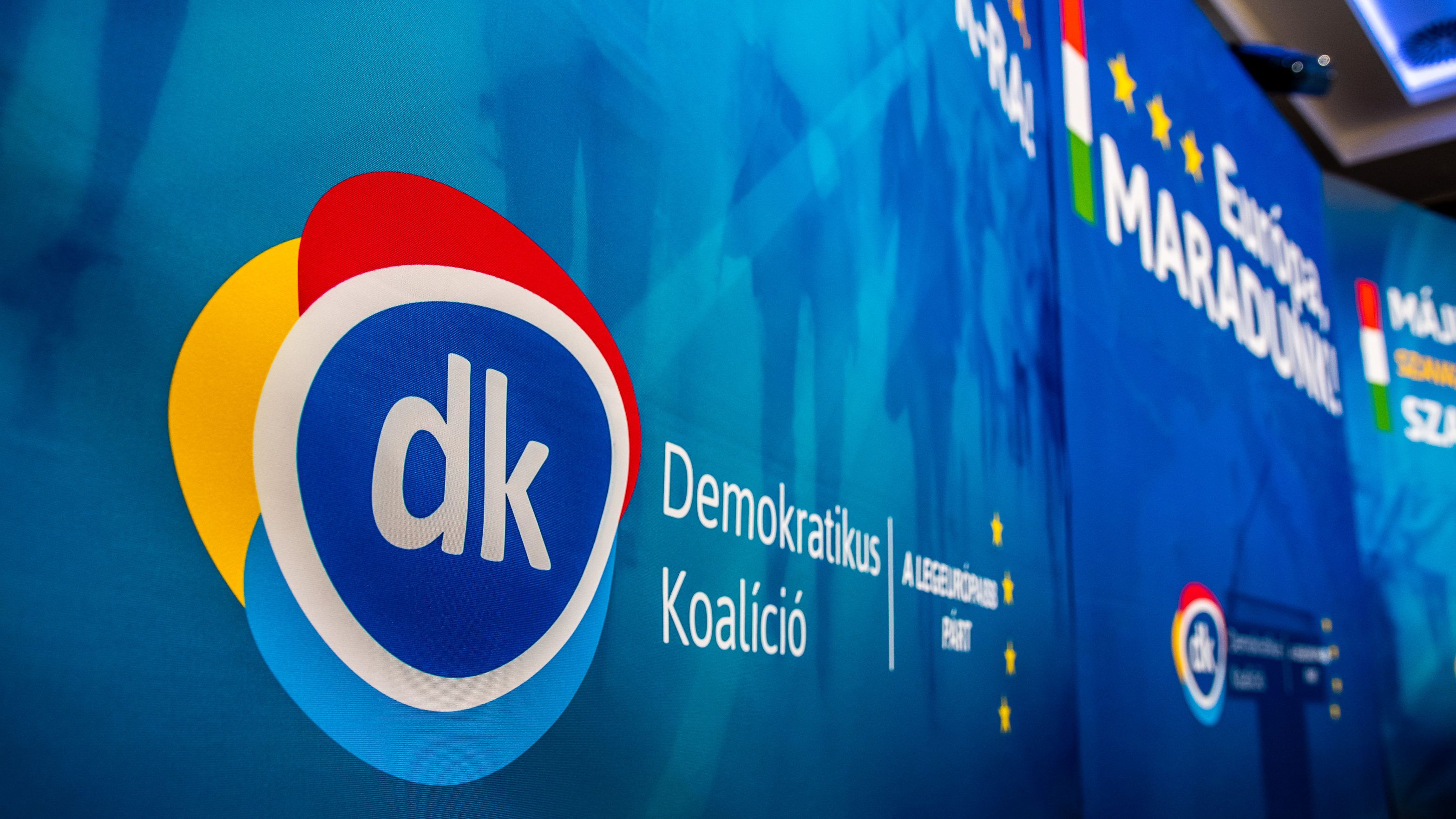 Felfüggesztette a DK támogatását a számvevőszék