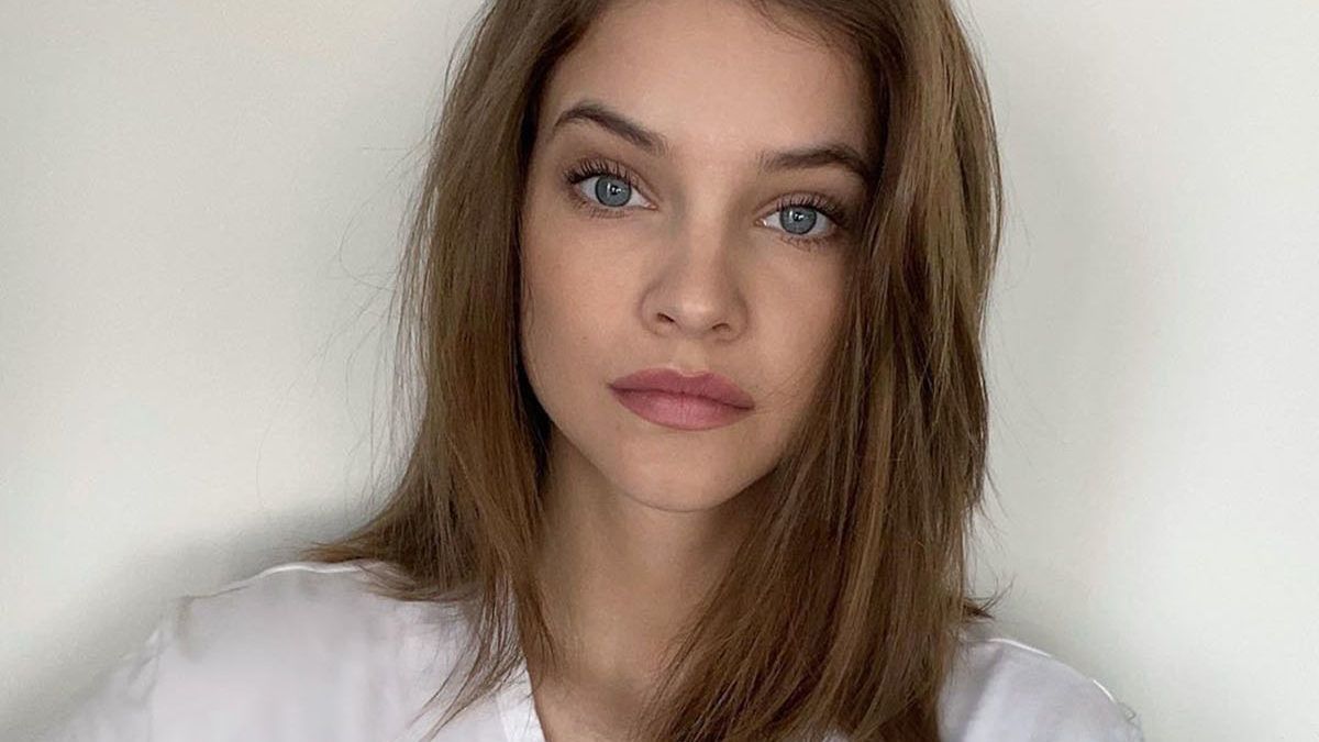 Palvin Barbara bemutatja, milyen jól rugózik az ágya