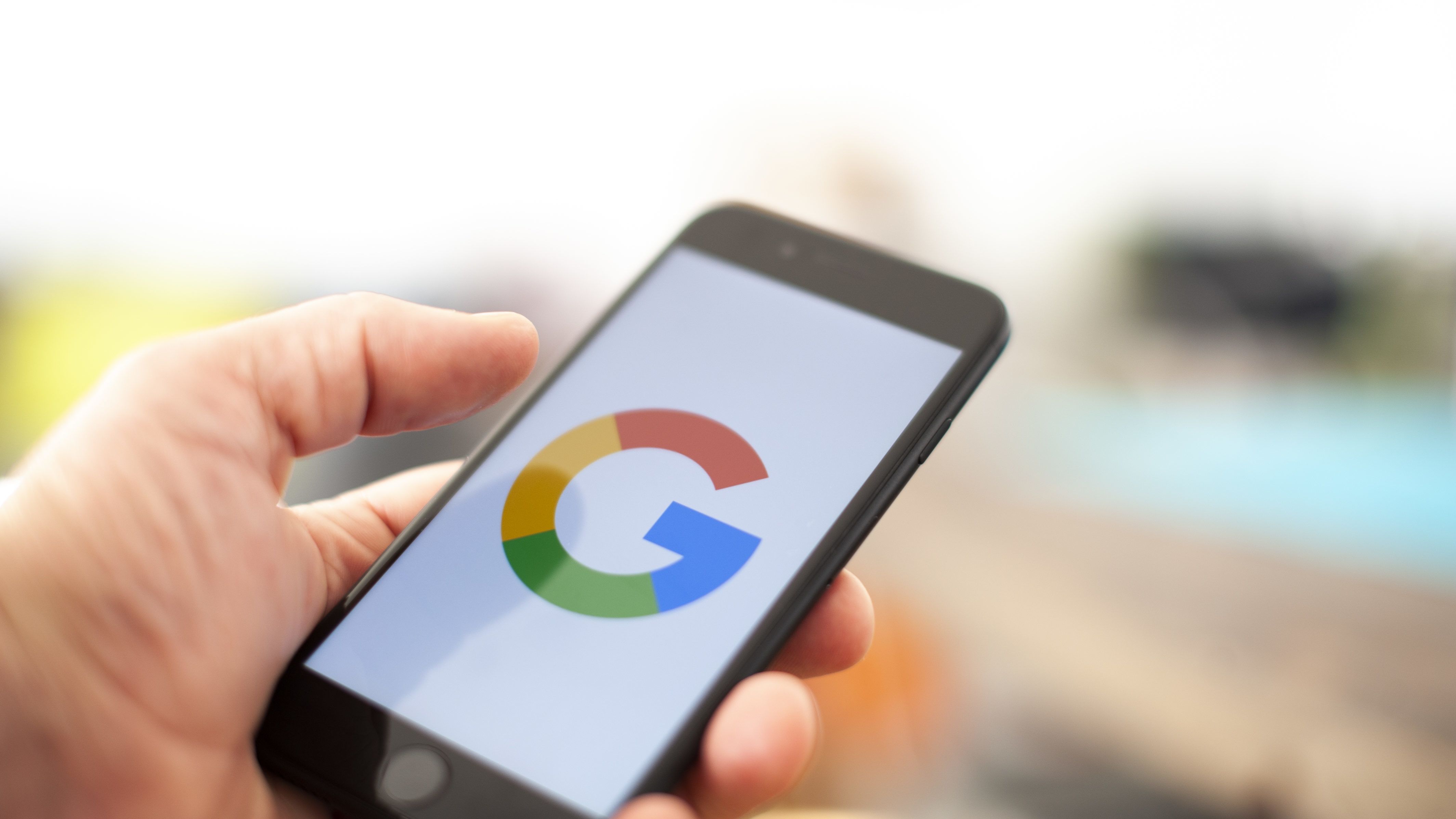 Svájc használja elsőként a Google-Apple kontaktkövetőt