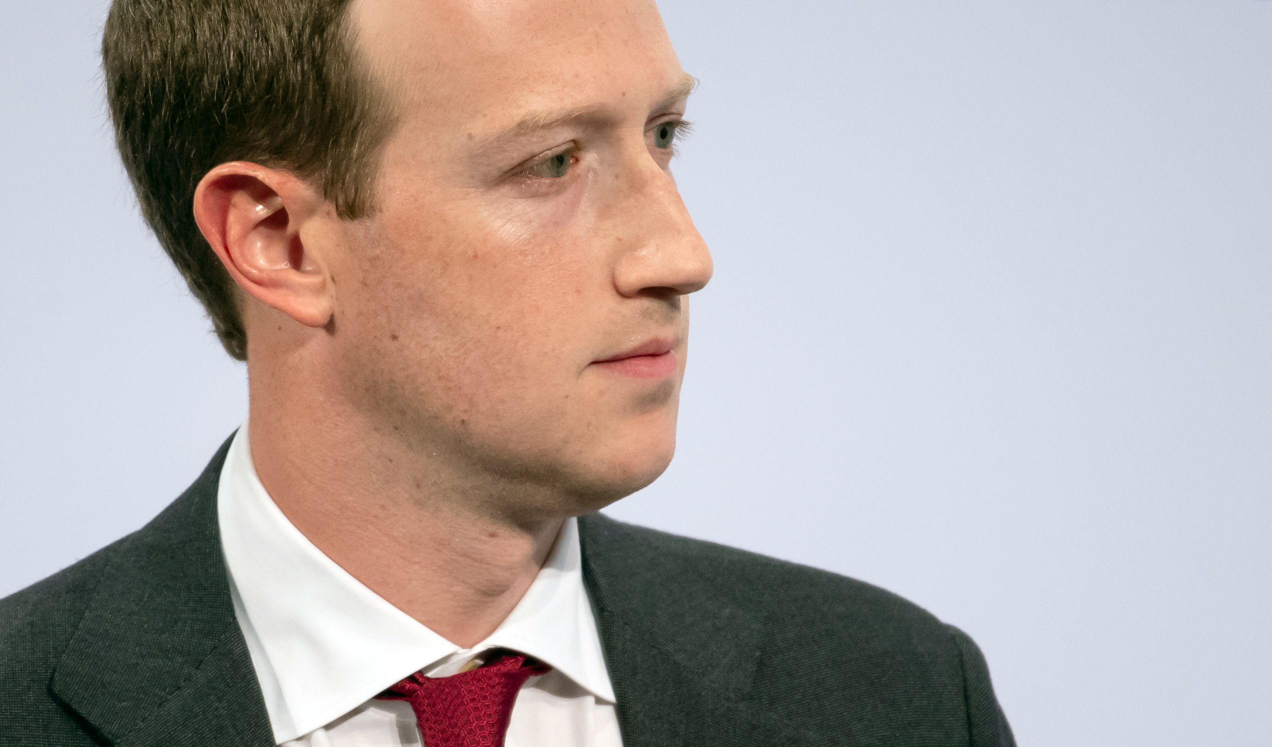 Így védte Zuckerberg az amerikai elnök botrányt kavaró bejegyzését