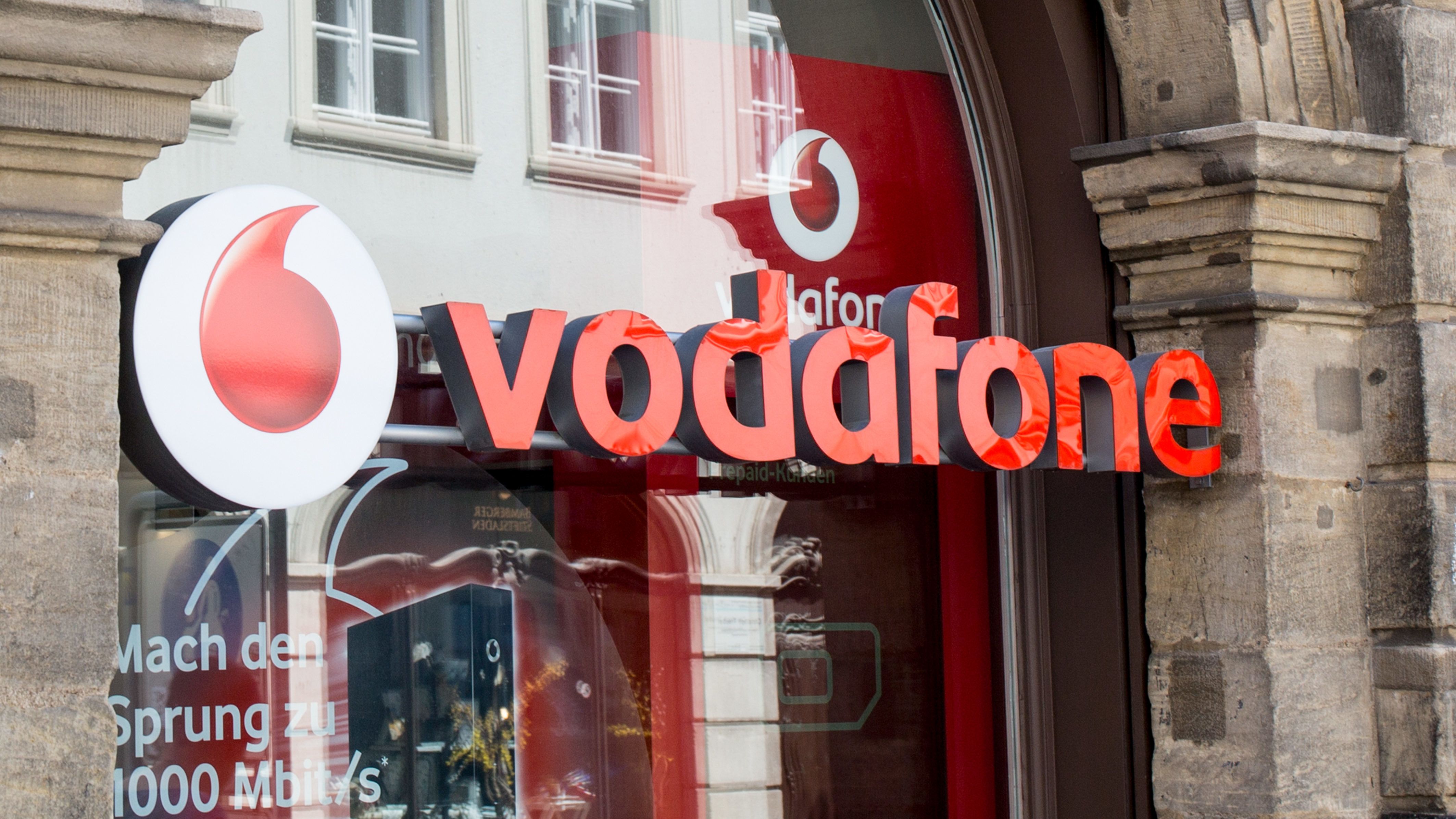 Akadozik a Vodafone (ex-UPC) hálózata, sok helyen nincs net és tévé