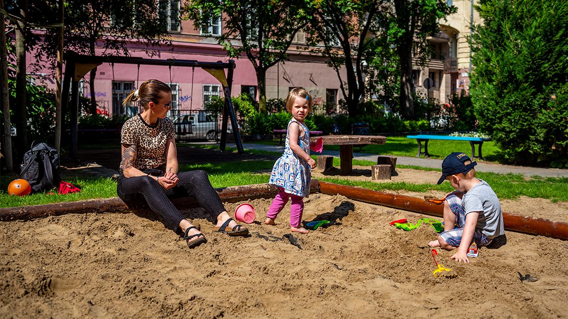 Ugyanakkora ellátás jár ikrek születése esetén, mint egy gyerek után, változtatna az LMP