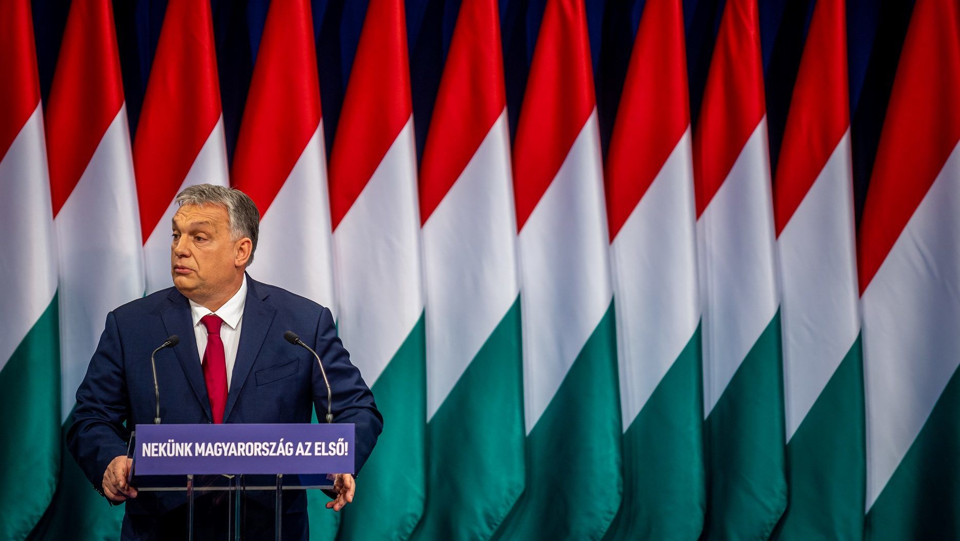 Tíz százalékot zuhanhat a magyar GDP az OECD szerint