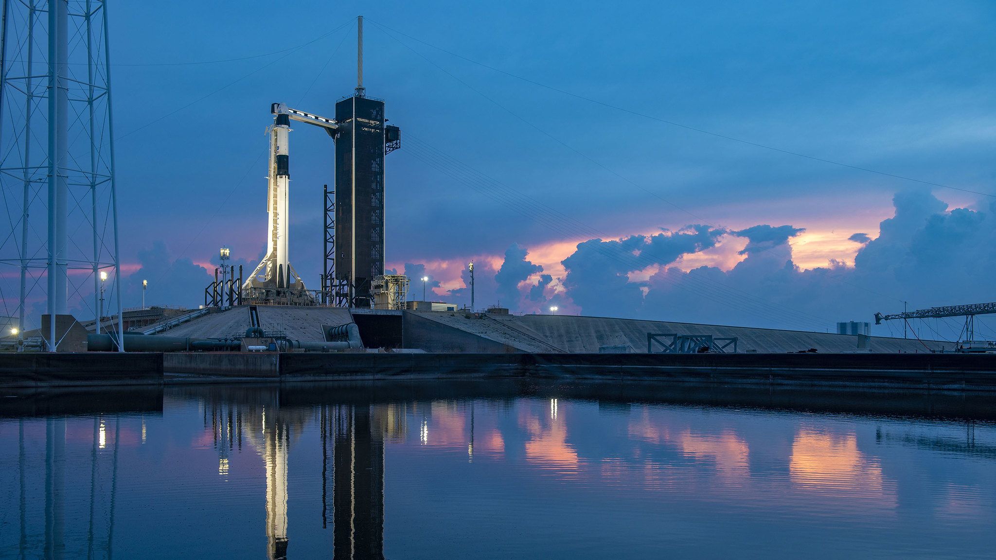 Hidegháborús időket idéző reakciókat váltott ki a SpaceX sikere