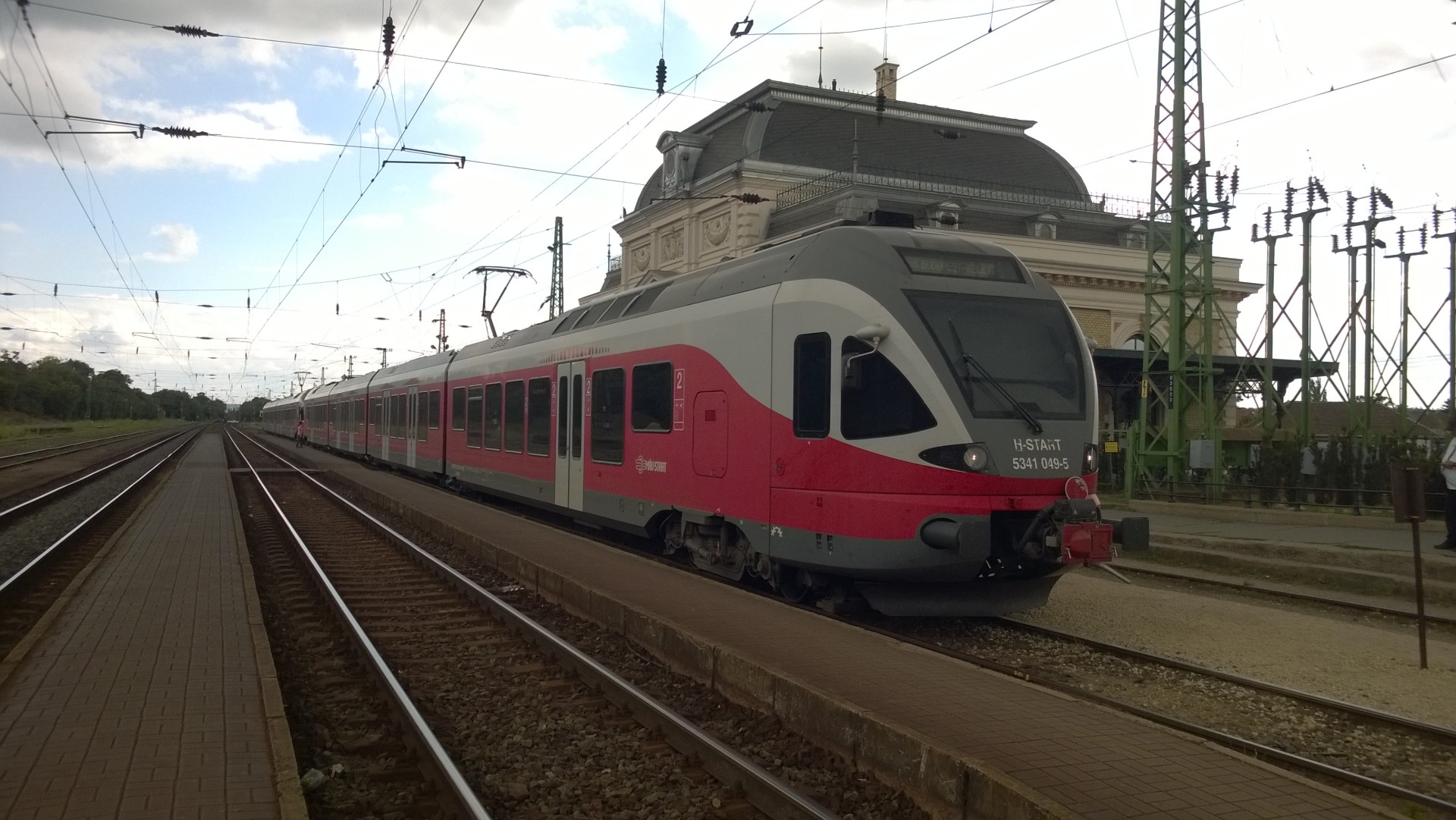 Nem jár a Gödöllői elővárosi vonat, sok helyen késések - a MÁV-nak is betett a vihar