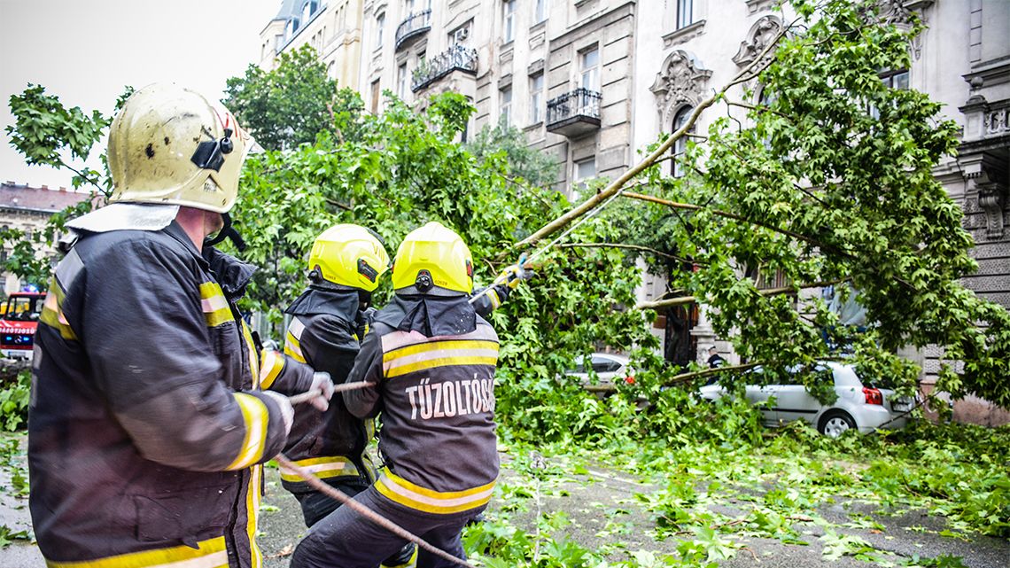 Ilyen pusztítást végzett az országban a tegnapi villámárvíz és vihar