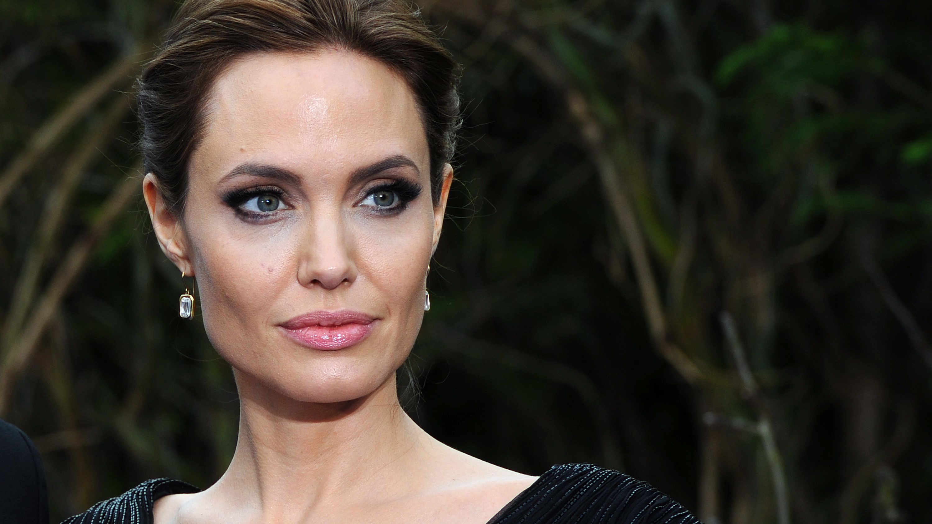 Angelina Jolie négy évvel a válás után elmondta, miért hagyta ott Brad Pittet