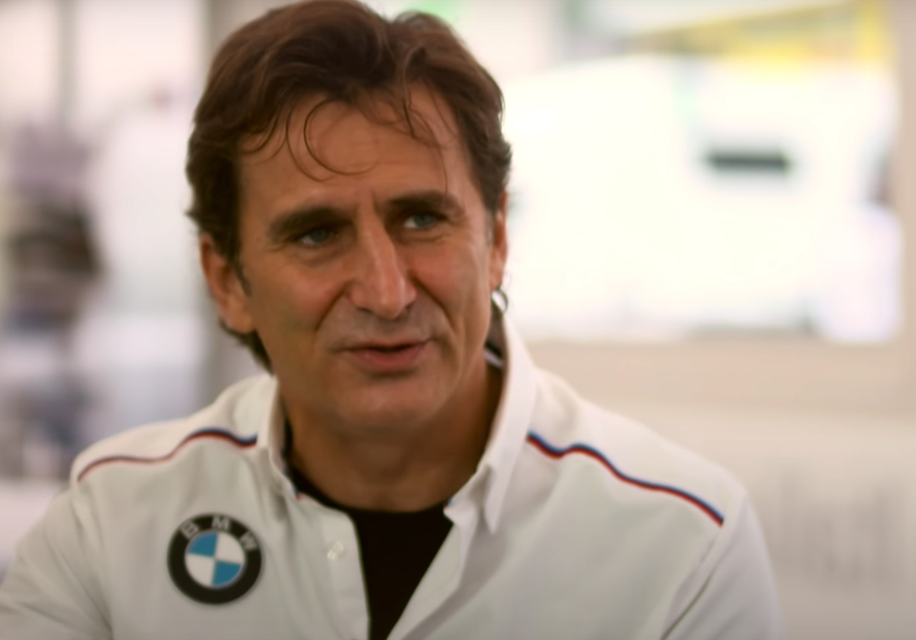 Súlyos, de stabil állapotban van a teherautóval ütköző paralimpiai bajnok, Alex Zanardi