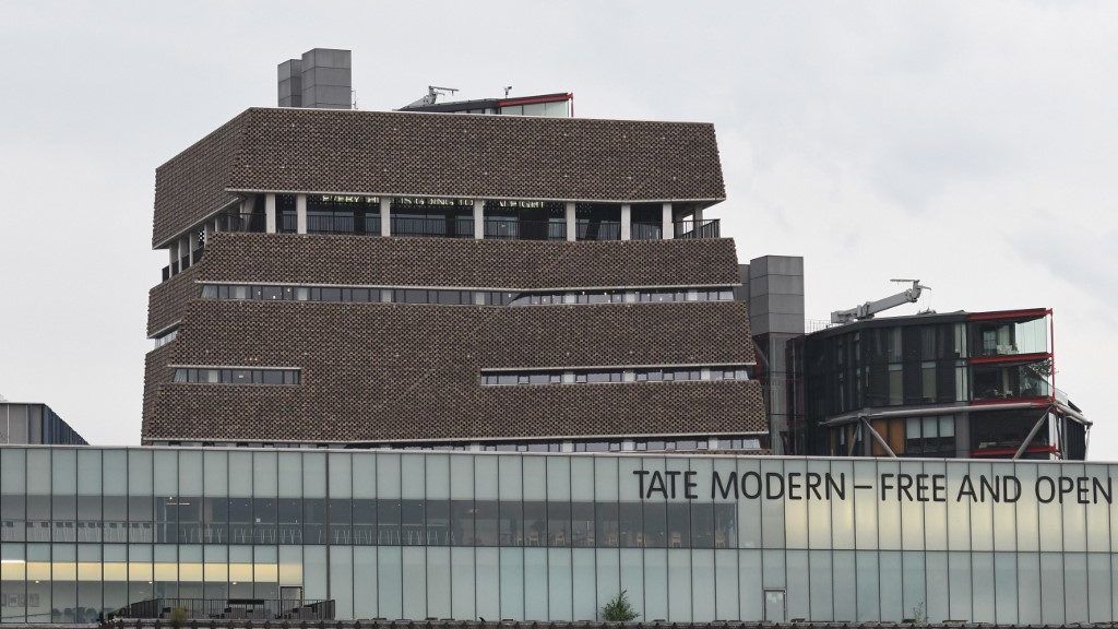 Életfogytiglant kapott a tinédzser, aki ledobott egy kisfiút a Tate Modern tetejéről