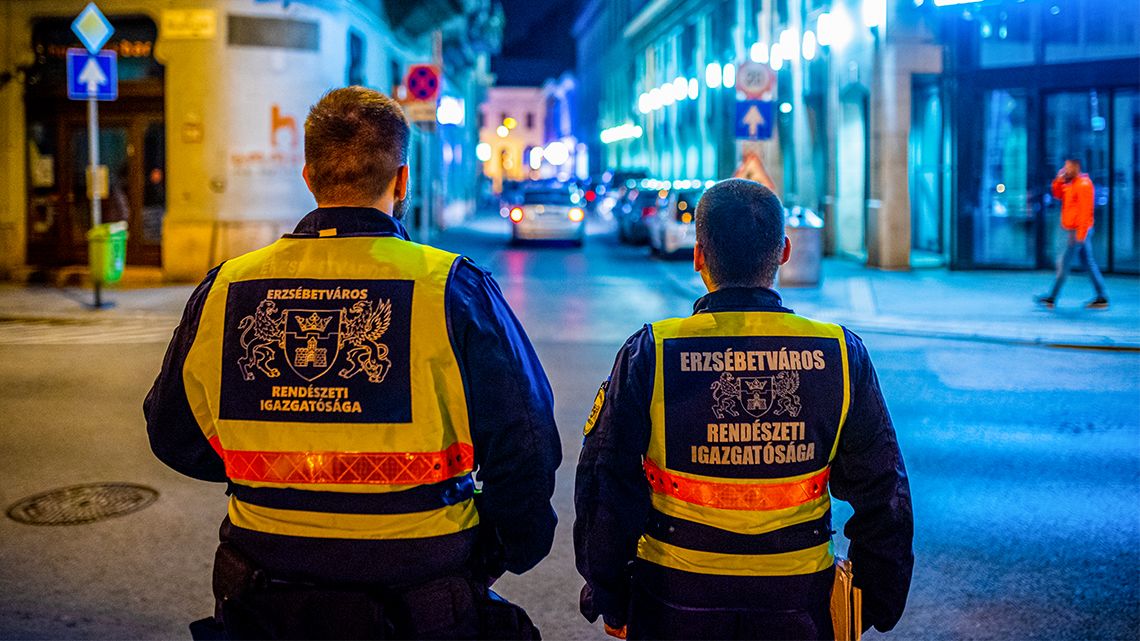 A Bulinegyedet teszi élhetővé, vagy a kocsmákat szívatja az új csendrendelet?