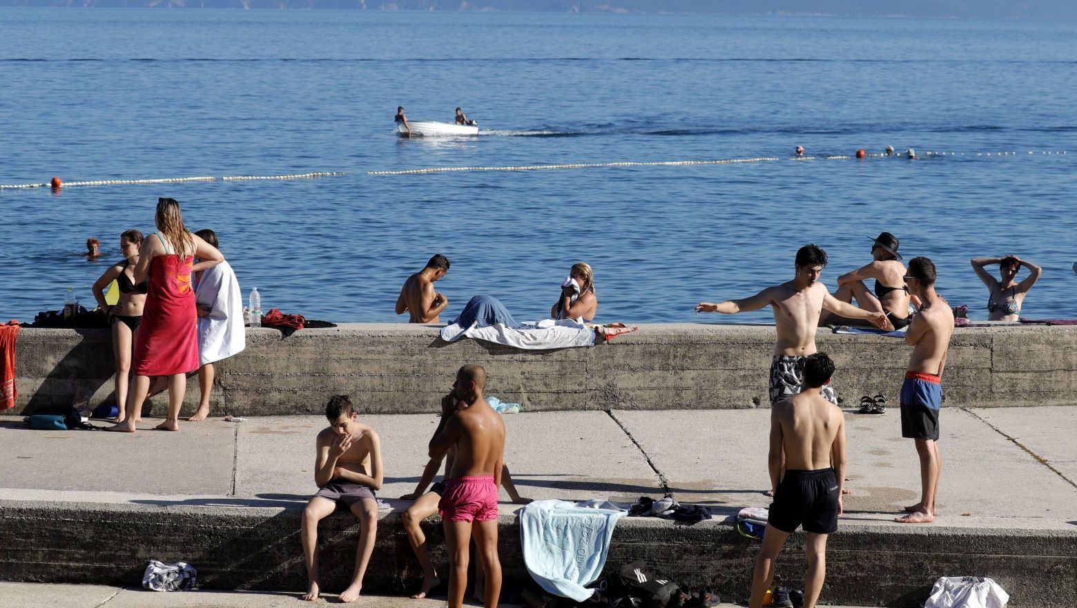 Napok óta tombol a kánikula Horvátországban, 26 fokos az Adria