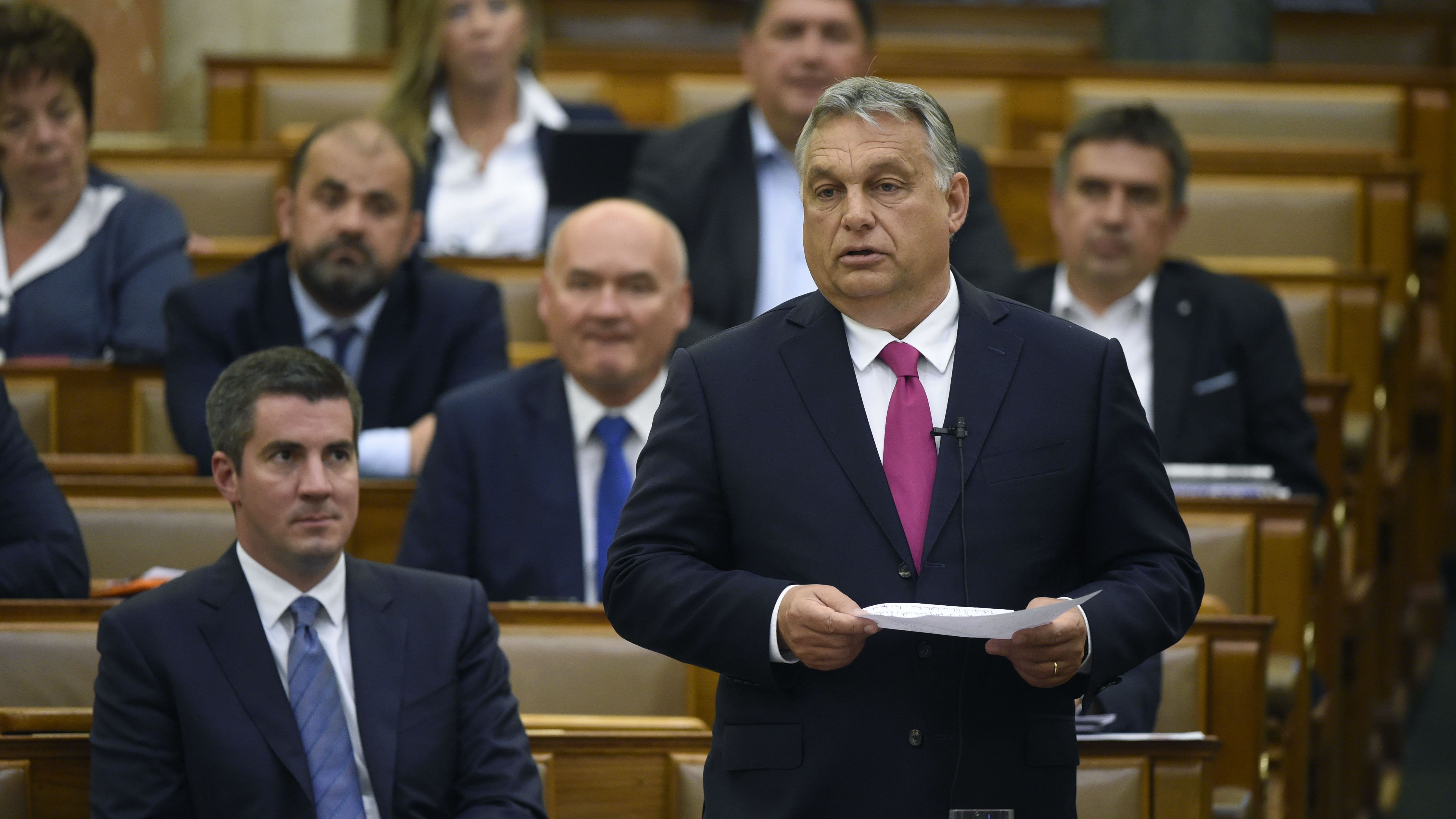 Orbán: elutasítjuk Brüsszel kérését, hogy EU-n kívüli állampolgárok is beutazhassanak Magyarországra