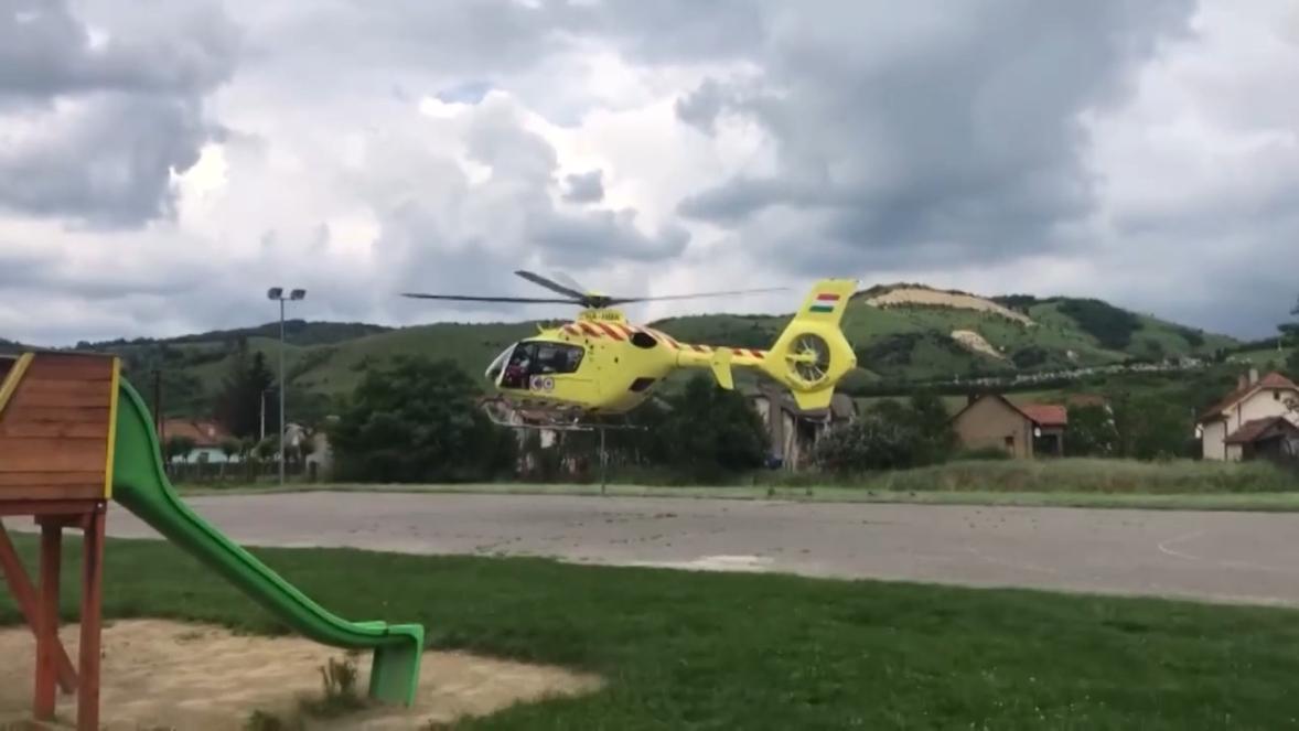 A szűrőbuszon derült ki, hogy éppen szívinfarktusa van, mentőhelikopter vitte kórházba