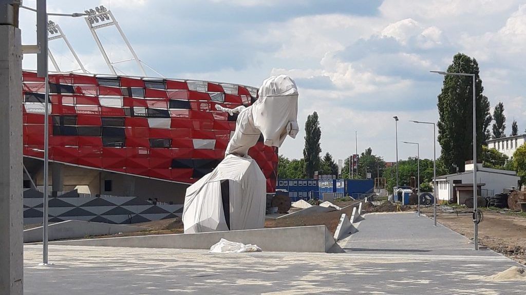 Az új Bozsik Stadion is kap egy darabot a NER kedvenc faszobrászától