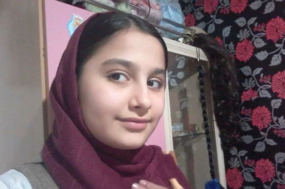 Nadrágszíjjal fojtotta meg 10 éves lányát egy apa, mert a gyerek indulatosan szólt hozzá Iránban