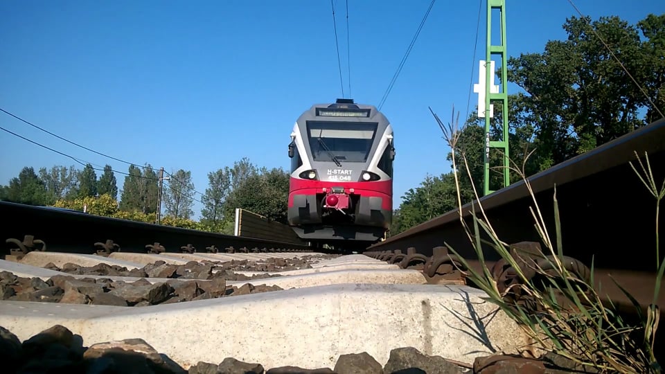 Fakidőlés miatt nem közlekedhetnek a vonatok Balatonmáriafürdő és Balatonfenyves között