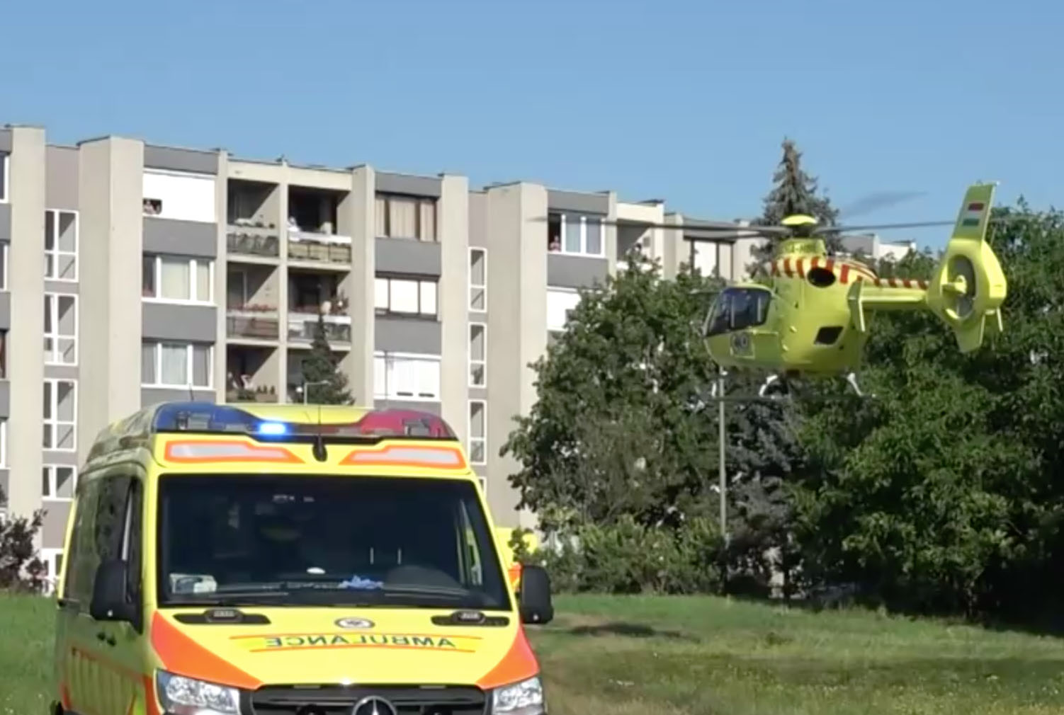 Többször kérte az ablakból kizuhant kőszegi kislány nagymamája a fiát, hogy ne bízza rá a gyereket