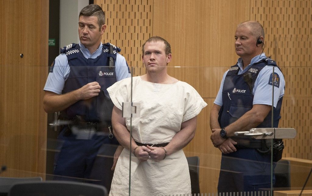 Önmagát akarja védeni a bíróságon Brenton Tarrant, aki 51 embert lőtt agyon Új-Zélandon