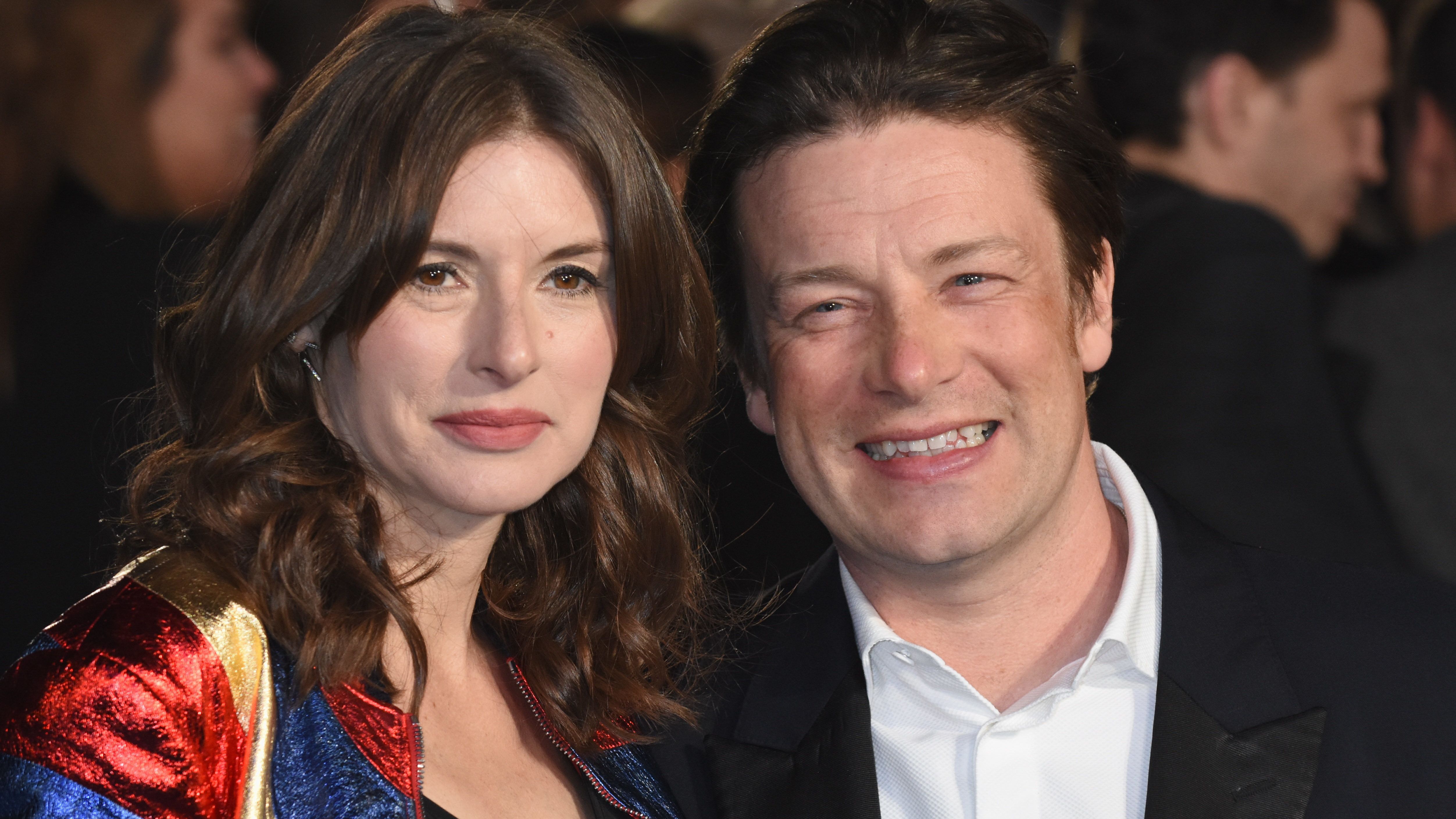 Jamie Oliver 45 éves felesége az ötödik vetélés után is vágyik egy újabb gyerekre