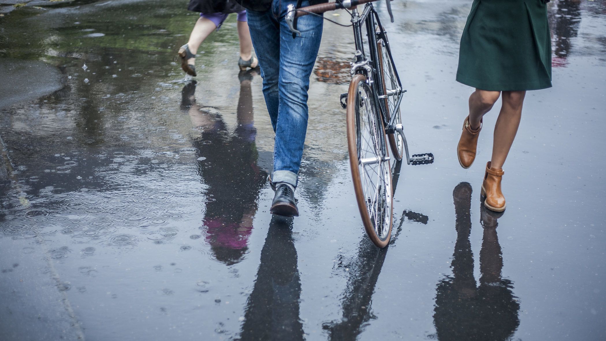 Csak három megye úszhatja meg a pénteki esőt