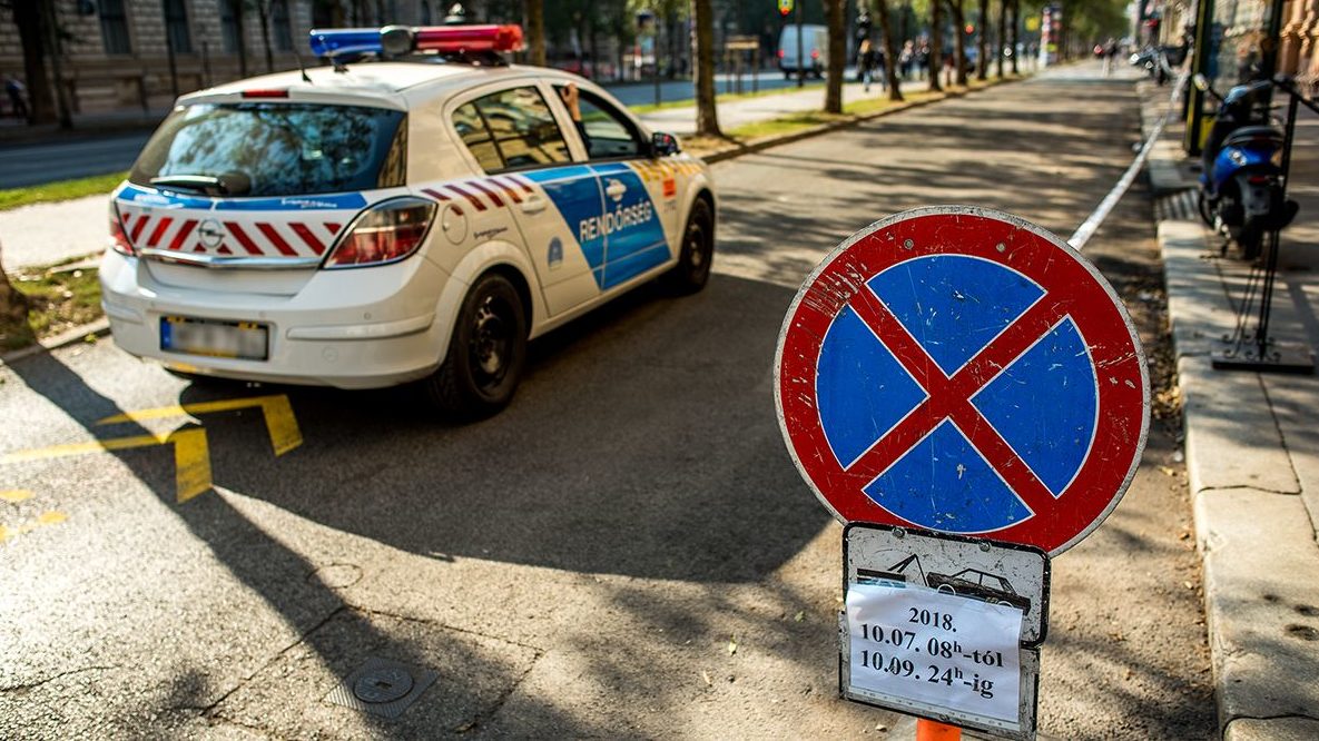 174 km/h-val előzte a kocsisort