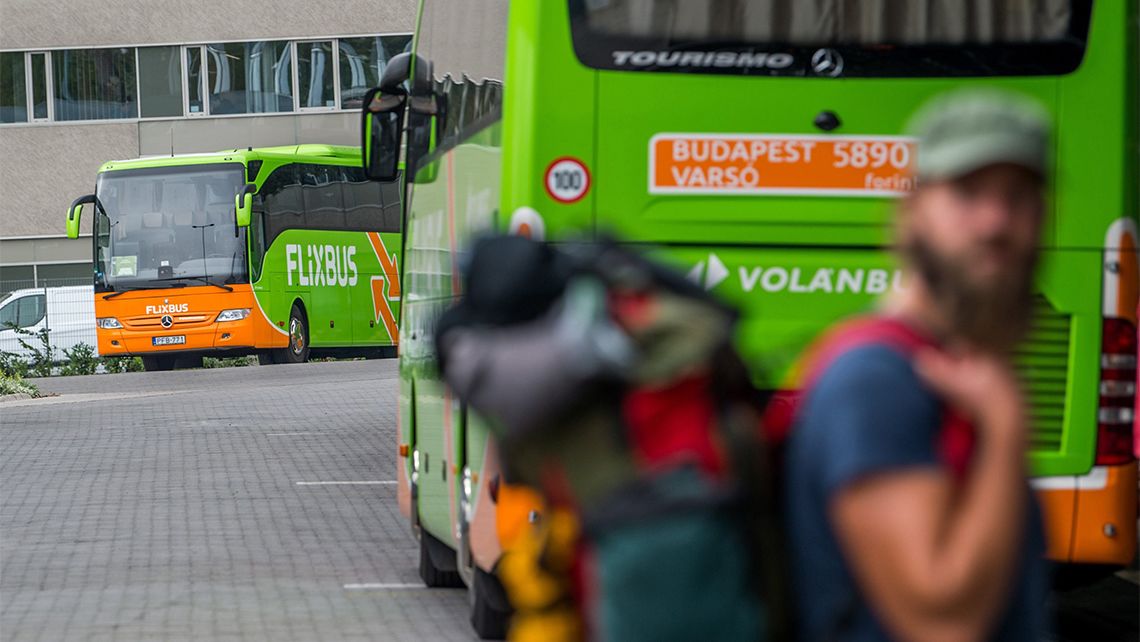 Káosz a Flixbusnál – törölt járatok, buszukra hiába váró utasok