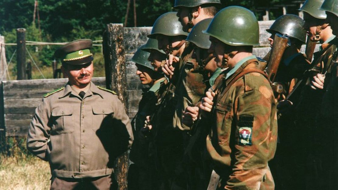 Tényleg Rambónak képzelte magát Hunyadi főtörzs, miközben a kádárizmus akol melegét árasztotta a Kisvárosban?