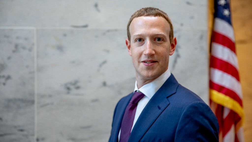 Mark Zuckerberg naptejjel bekent arca még pantomim sminknek is elmenne