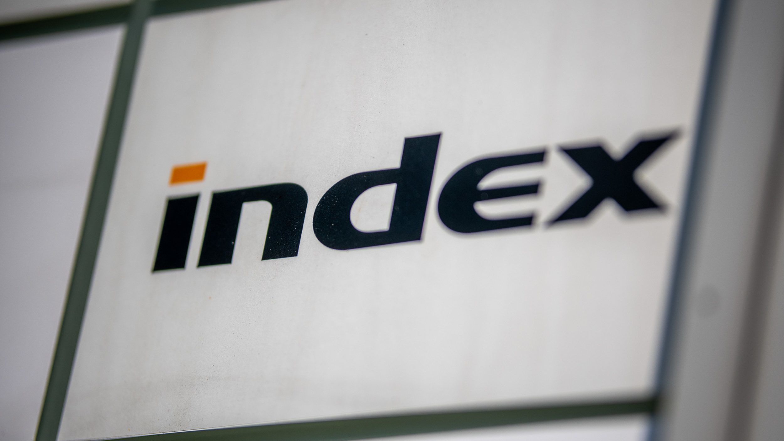 Az Index kirúgott főszerkesztője: Pénzt ajánlottak, ha közös megegyezéssel távozok
