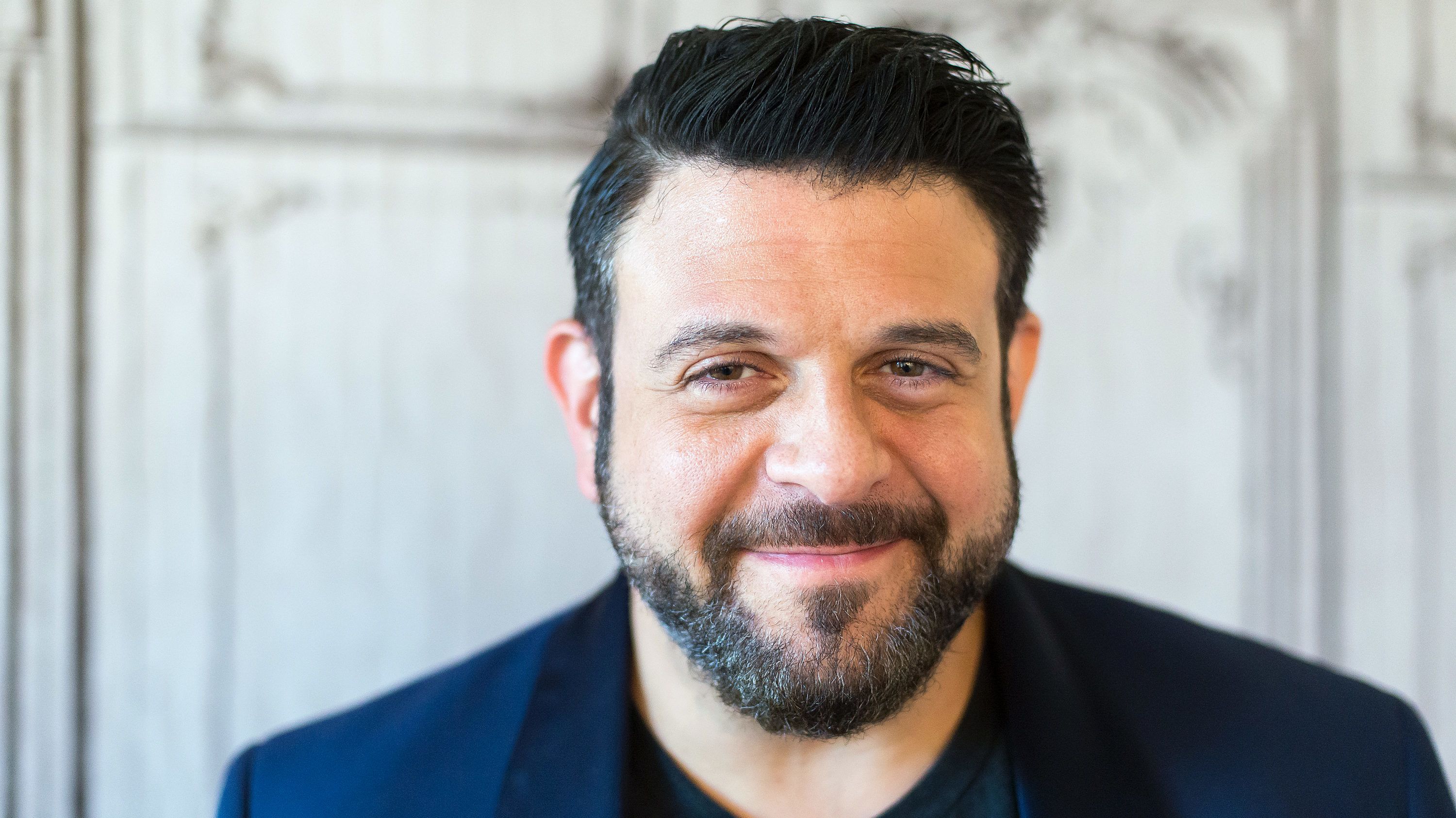 Nem nyelte el a föld, viszont már nem zabál értelmetlenül sokat Adam Richman