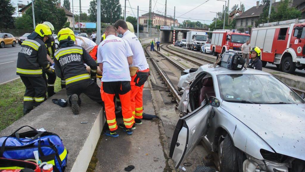 Drámai fotók a Hungária körúti balesetről