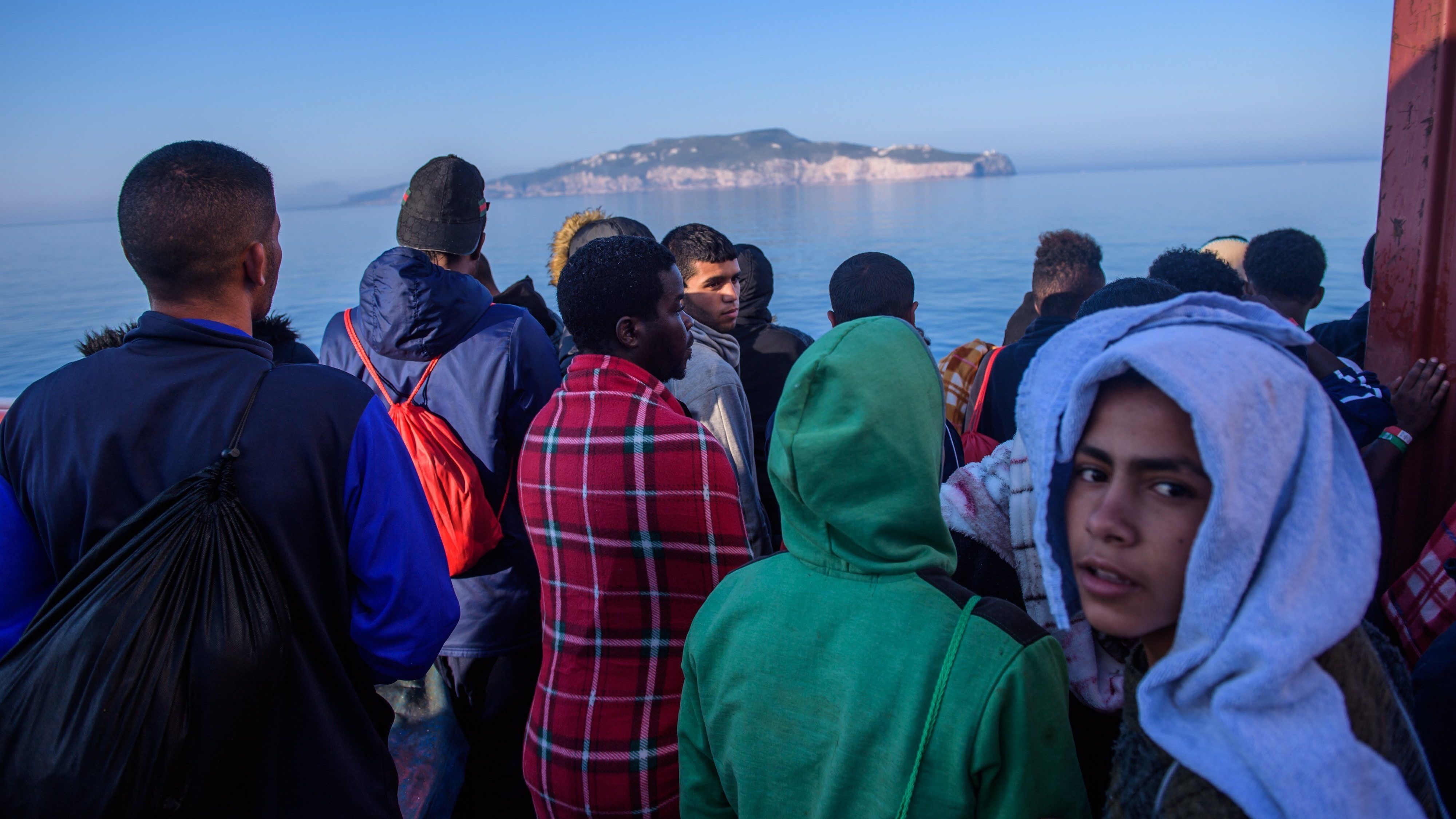 Katonákat küldtek Szicíliára, mert szöknek a migránsok a karanténból