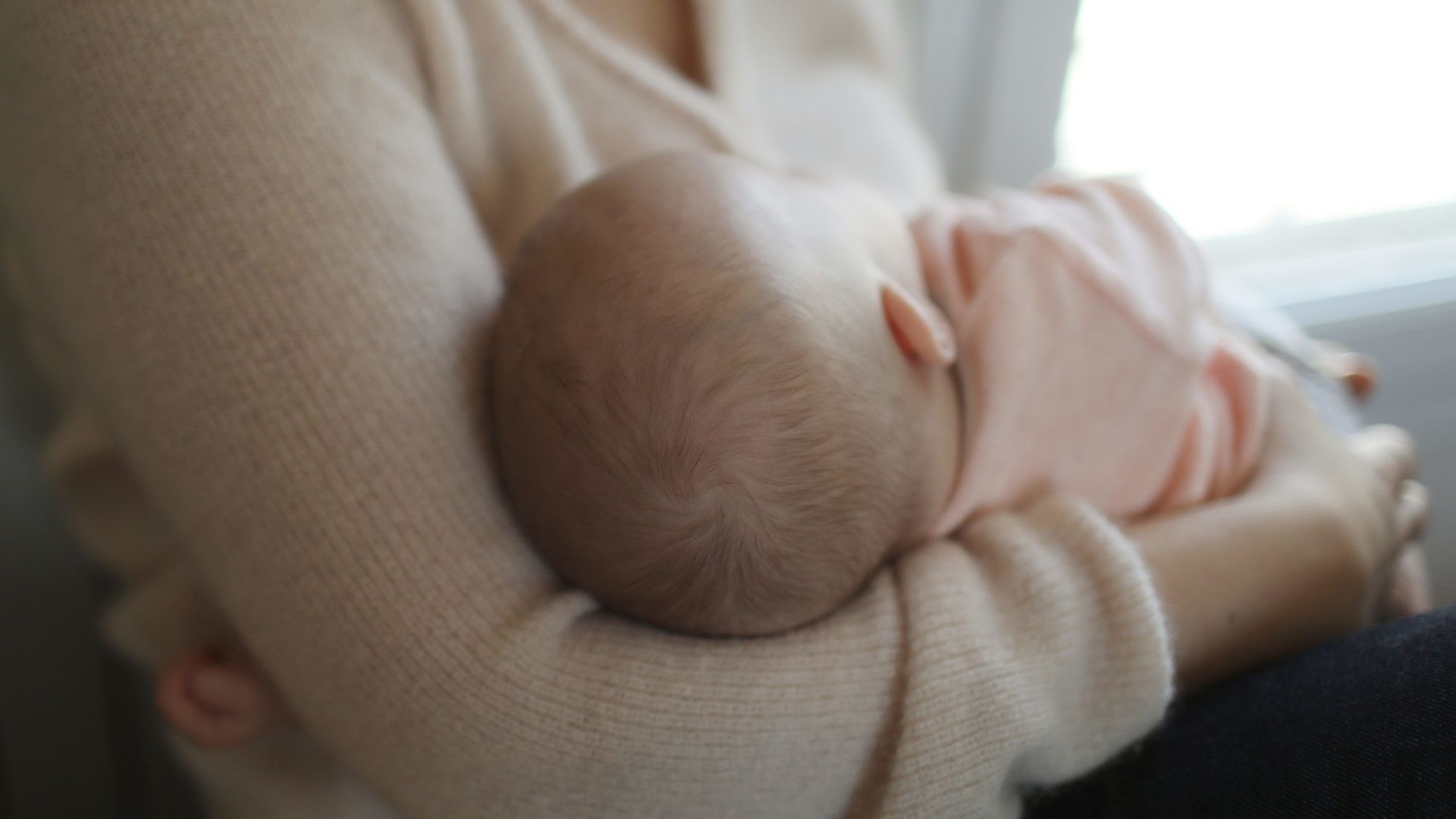 Felnőttként is egészségesebb az, akit anyatejjel tápláltak