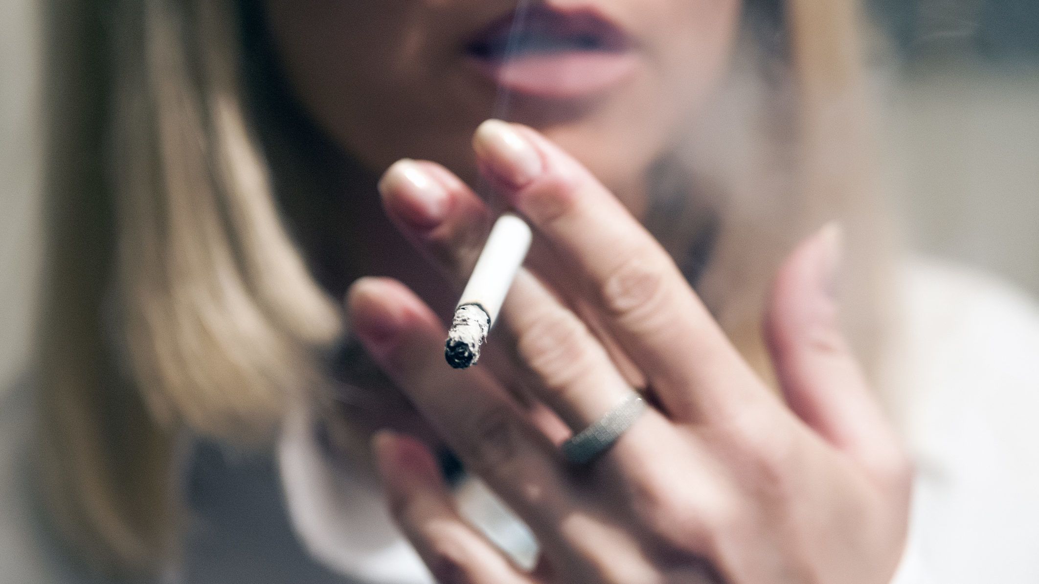 Ketyegő bomba a dohányzó nők szervezete