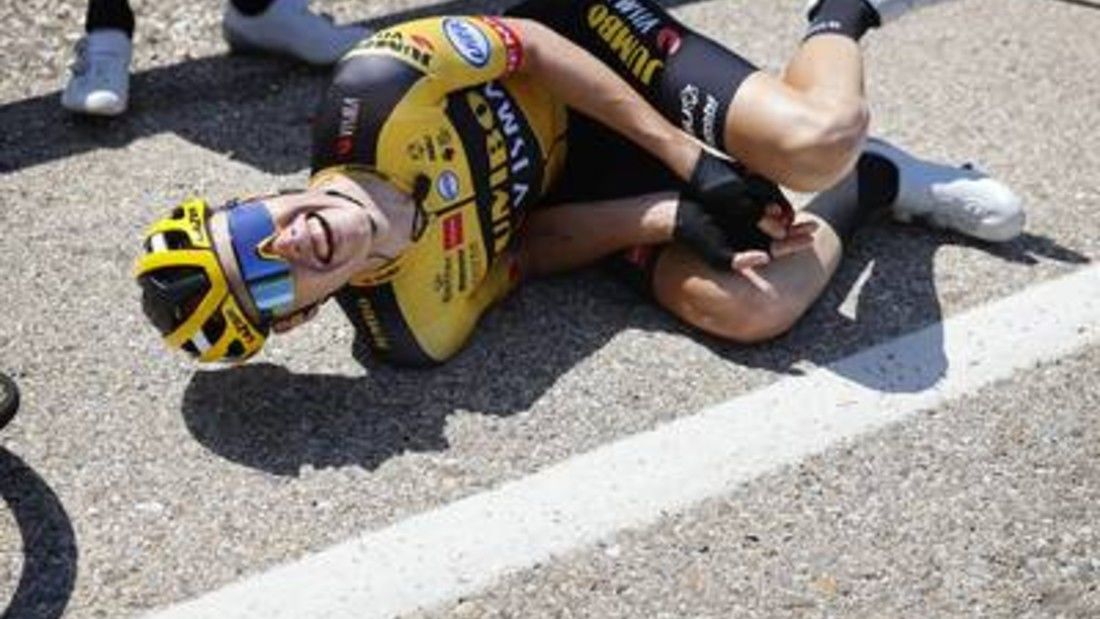 Első profi versenyén bukott, leszakadt a gyűrűsujja fele